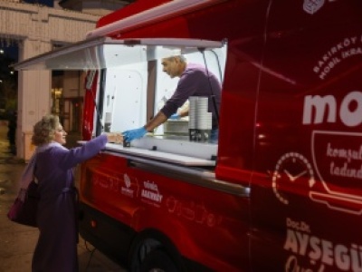 BAKIRKÖY BELEDİYESİ’NDEN SOĞUK SABAHLARDA SICAK İKRAM