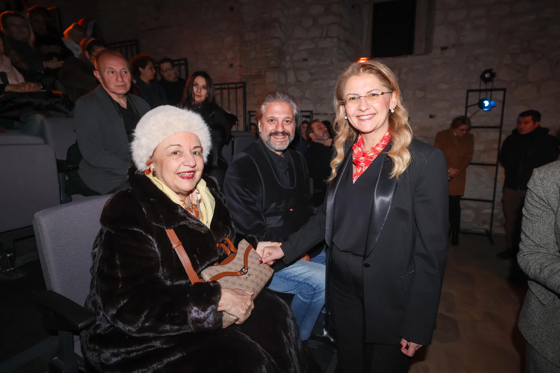 BAKIRKÖY BELEDİYE TİYATROLARI’NDAN YENİ OYUN