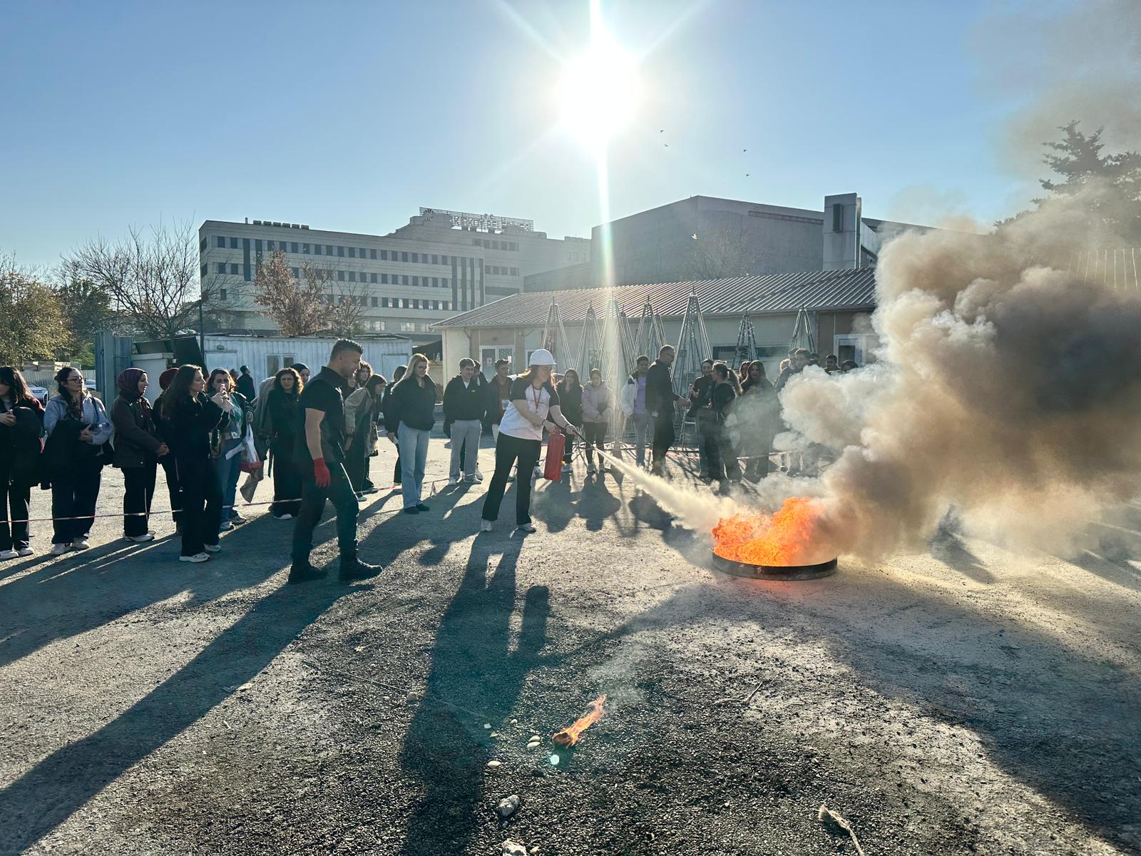 Bakırköy Belediyesi’nden geleceğin hemşirelerine afet eğitimi