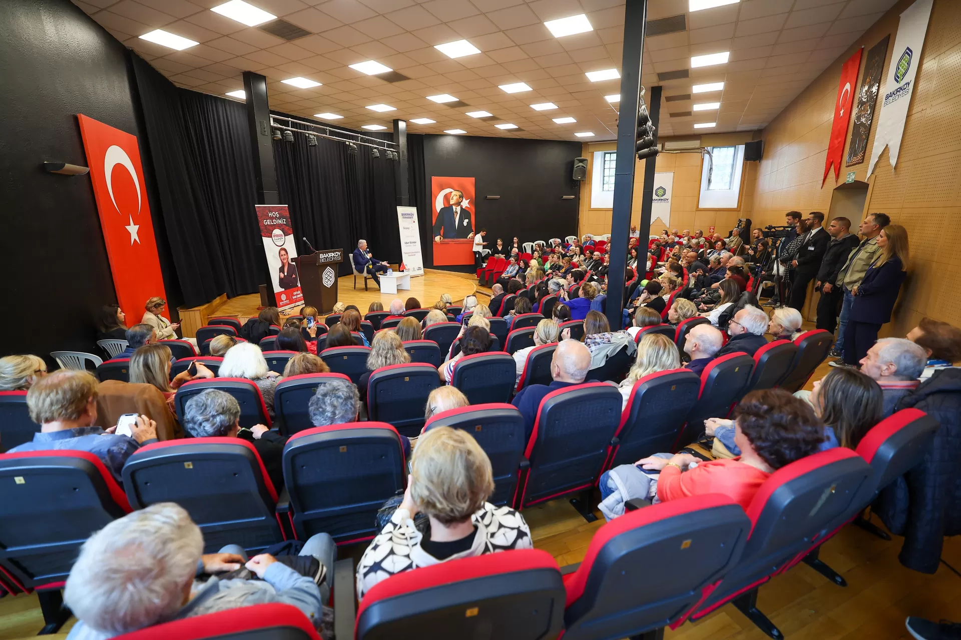 USTA GAZETECİ UĞUR DÜNDAR BAKIRKÖYLÜLERLE BULUŞTU