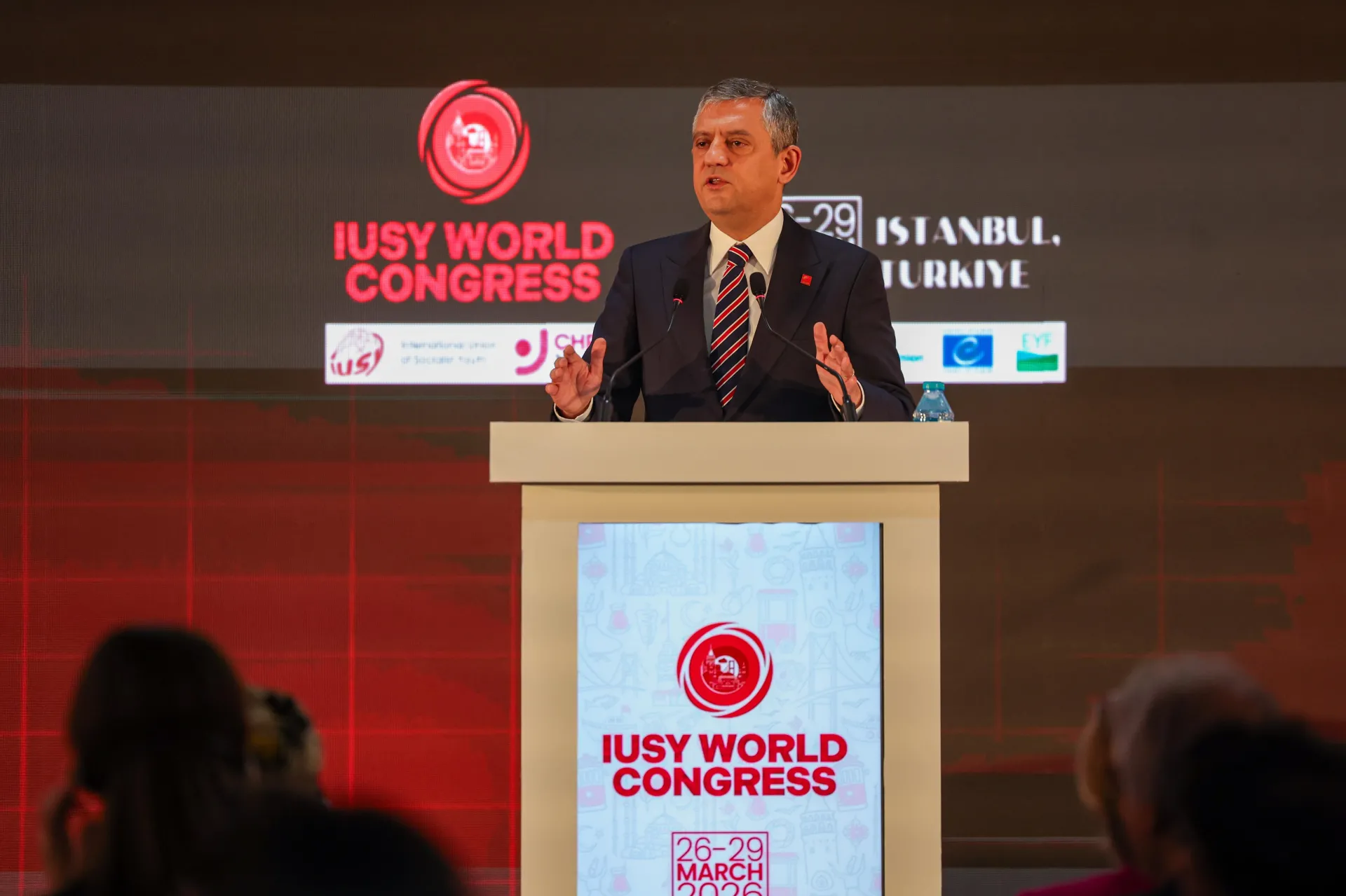 BAŞKAN OVALIOĞLU SOSYALİST ENTERNASYONAL GENÇLİK BİRLİĞİ TOPLANTISINDA KONUŞTU