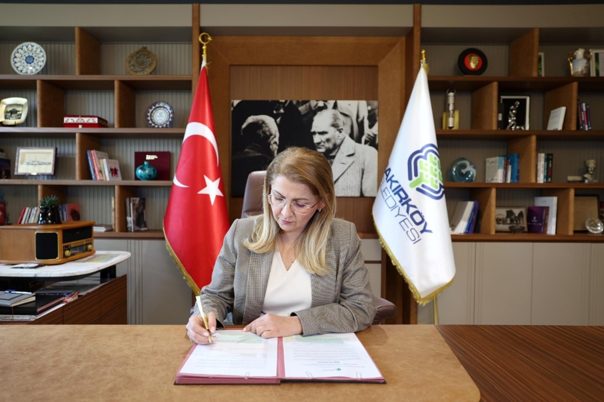 BELEDİYE BAŞKANLARI KÜRESEL İKLİM VE ENERJİ SÖZLEŞMESİ (COVENANT OF MAYORS) İMZALANDI