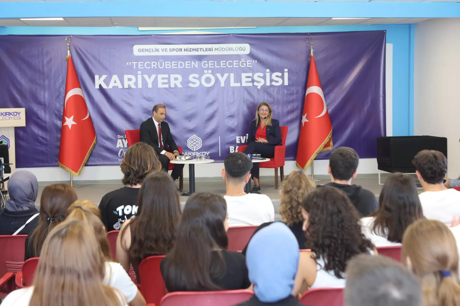 BAŞKAN OVALIOĞLU GENÇLERLE KARİYER SÖYLEŞİSİNDE BULUŞTU