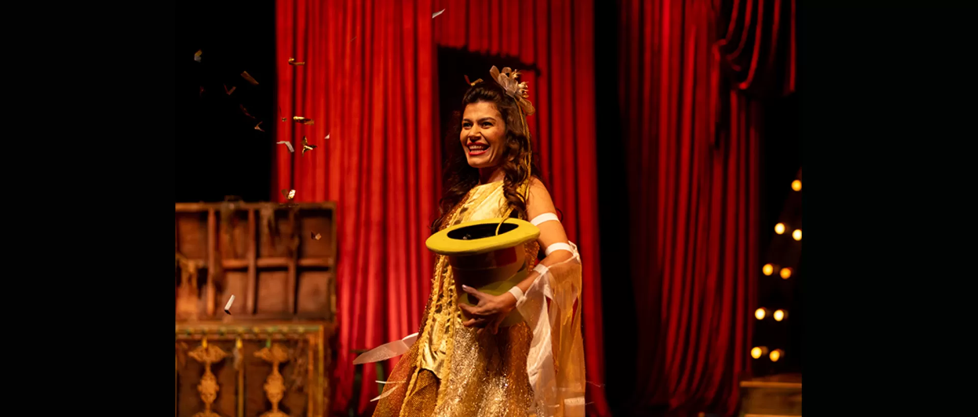 ''Tiyatronun Büyüsü'' Oyunu Bakırköy Belediye Tiyatroları Yeni Sezonda Gösterime Başladı