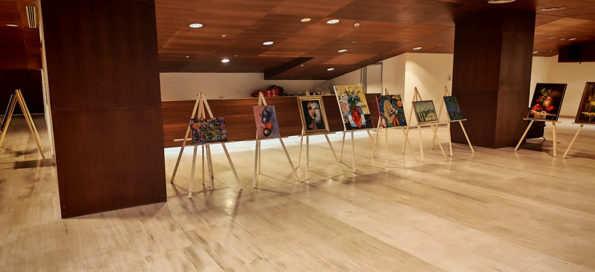 BAKIRKÖY’DE KURSİYERLERDEN KARMA RESİM SERGİSİ