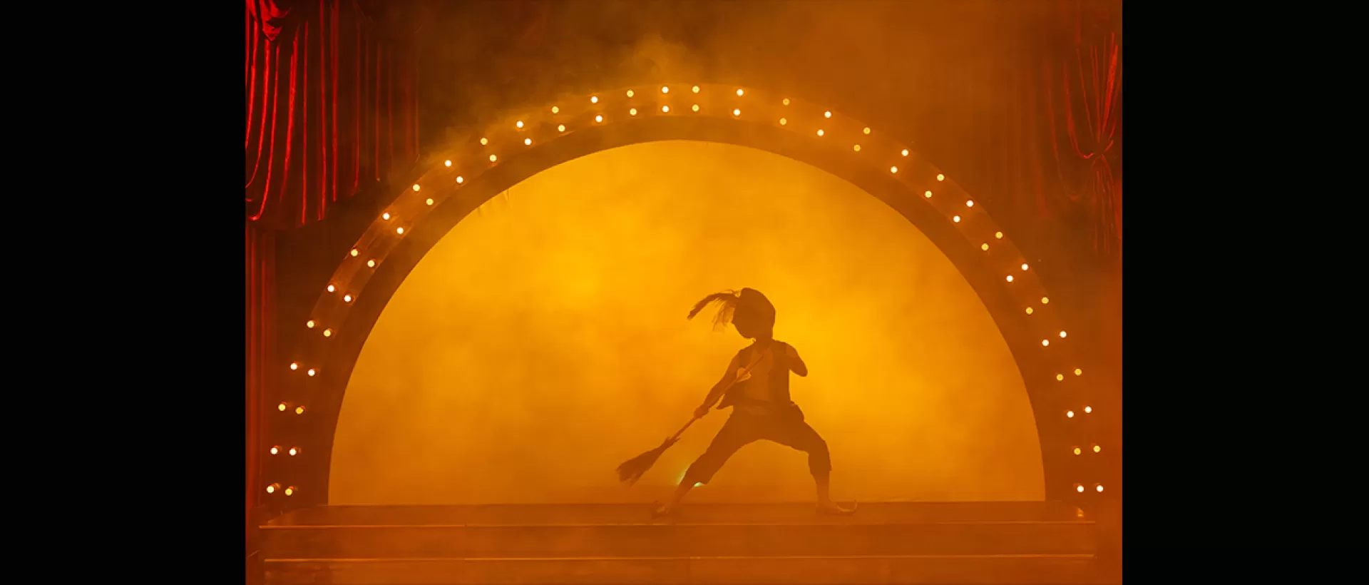 ''Tiyatronun Büyüsü'' Oyunu Bakırköy Belediye Tiyatroları Yeni Sezonda Gösterime Başladı