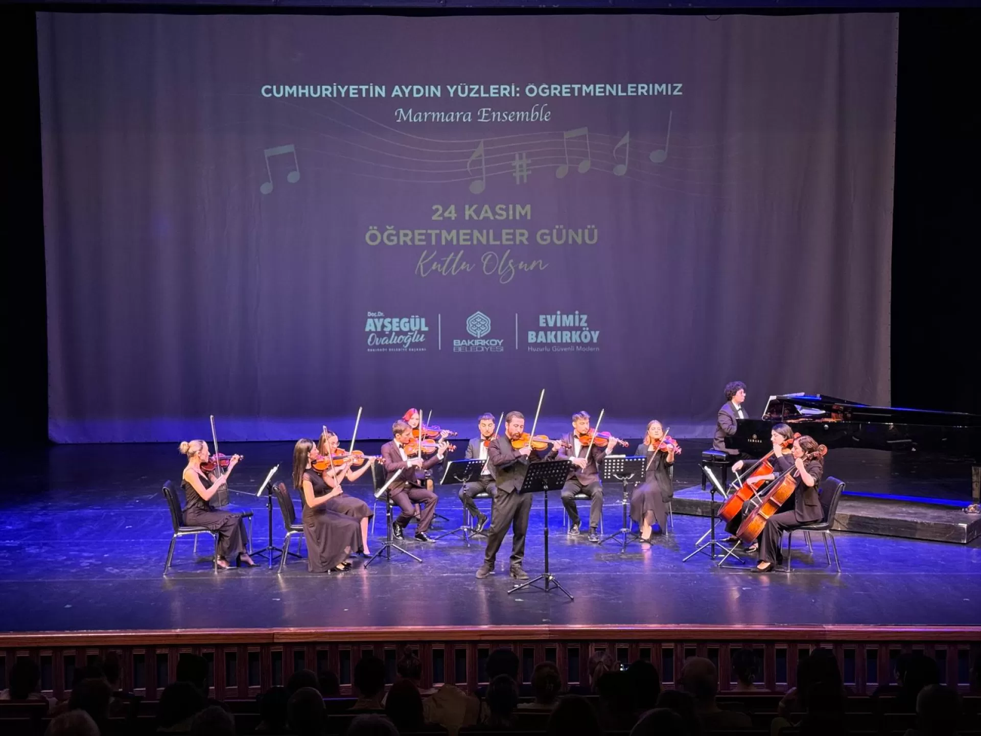 BAKIRKÖY’DE CUMHURİYET ÖĞRETMENLERİ İÇİN KONSER DÜZENLENDİ