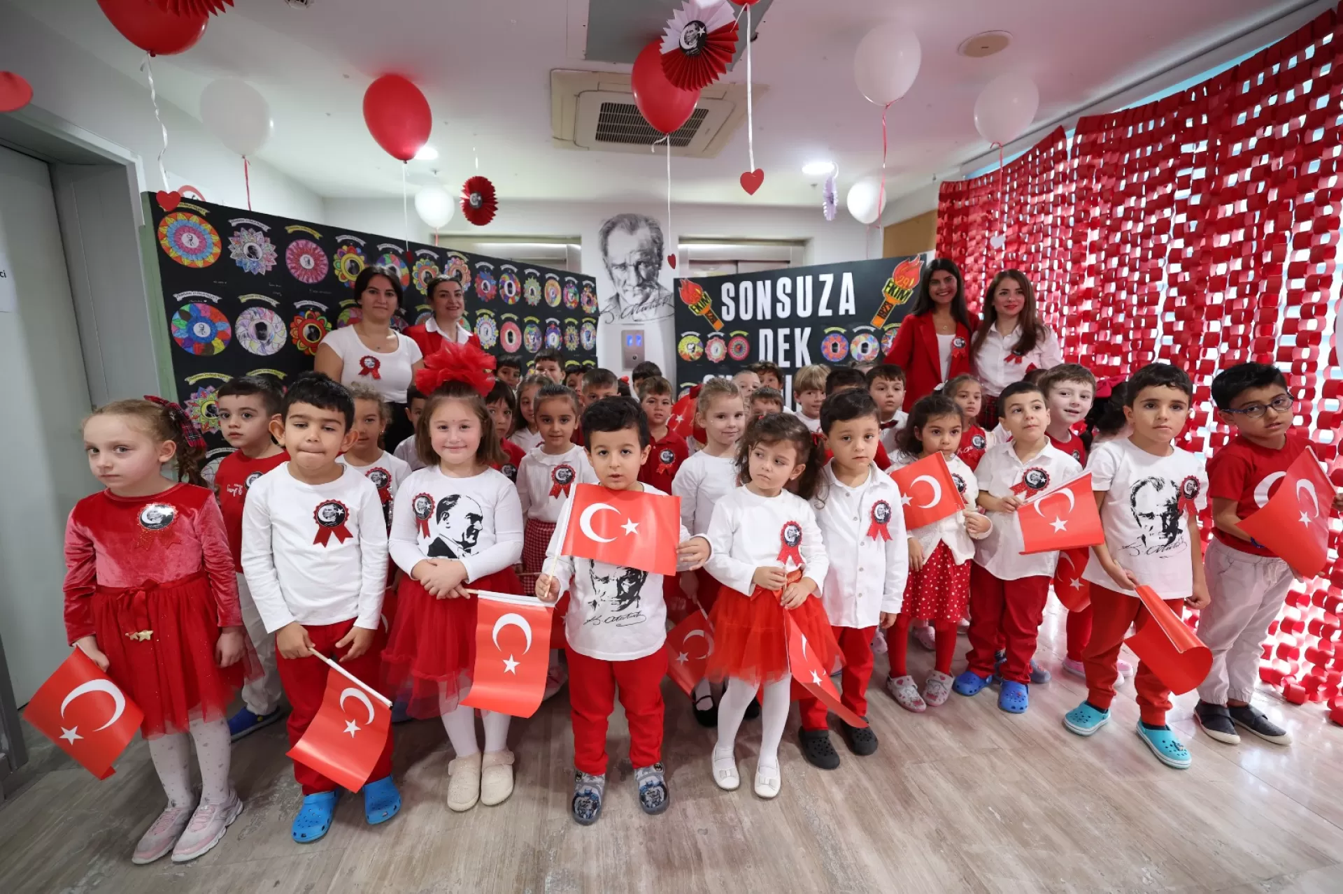 BAKIRKÖYLÜ ÇOCUKLAR CUMHURİYET’İN 101.YILINI KUTLADI