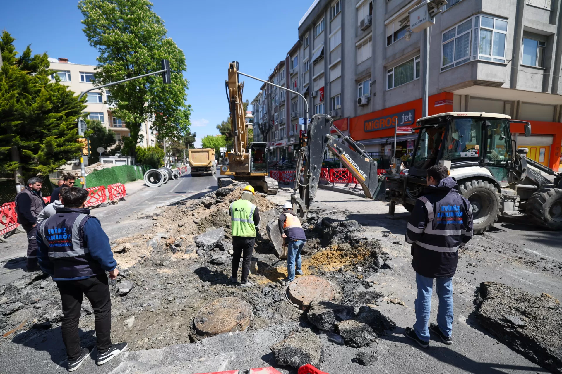 BAKIRKÖY’DE SU BASKINI SORUNLARI BİR BİR ÇÖZÜLÜYOR!