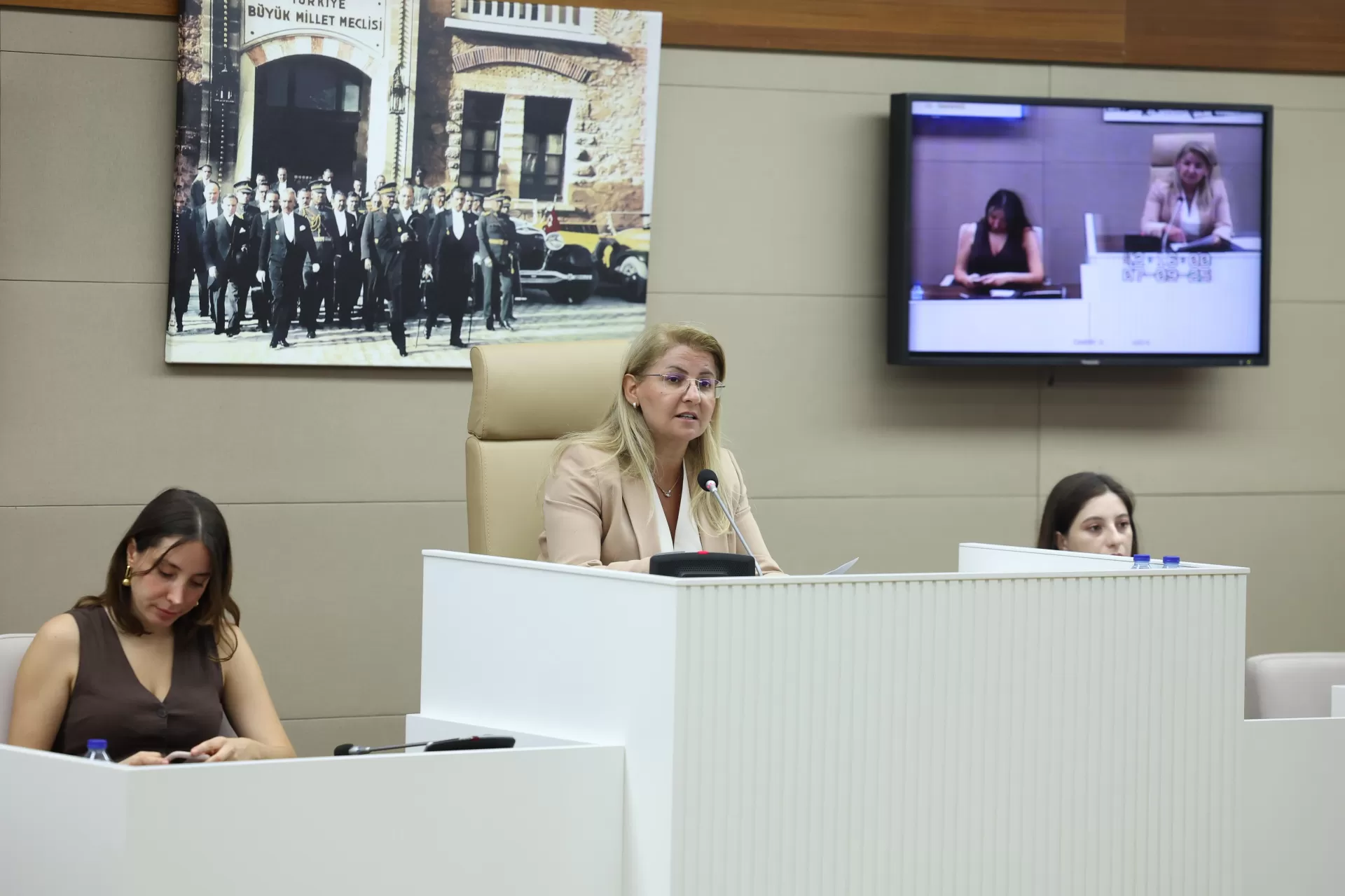 BAŞKAN OVALIOĞLU: "MİLLETİN EMANETİNE SAHİP ÇIKIYORUZ"