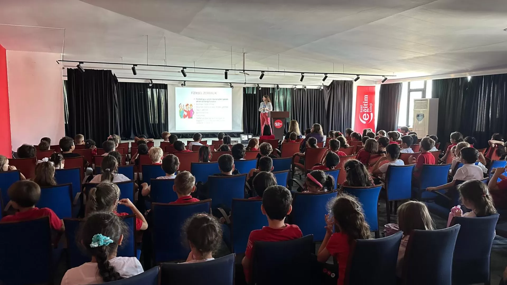 BAKIRKÖY BELEDİYESİ’NDEN ÖĞRENCİLERE “AKRAN ZORBALIĞI” EĞİTİMİ