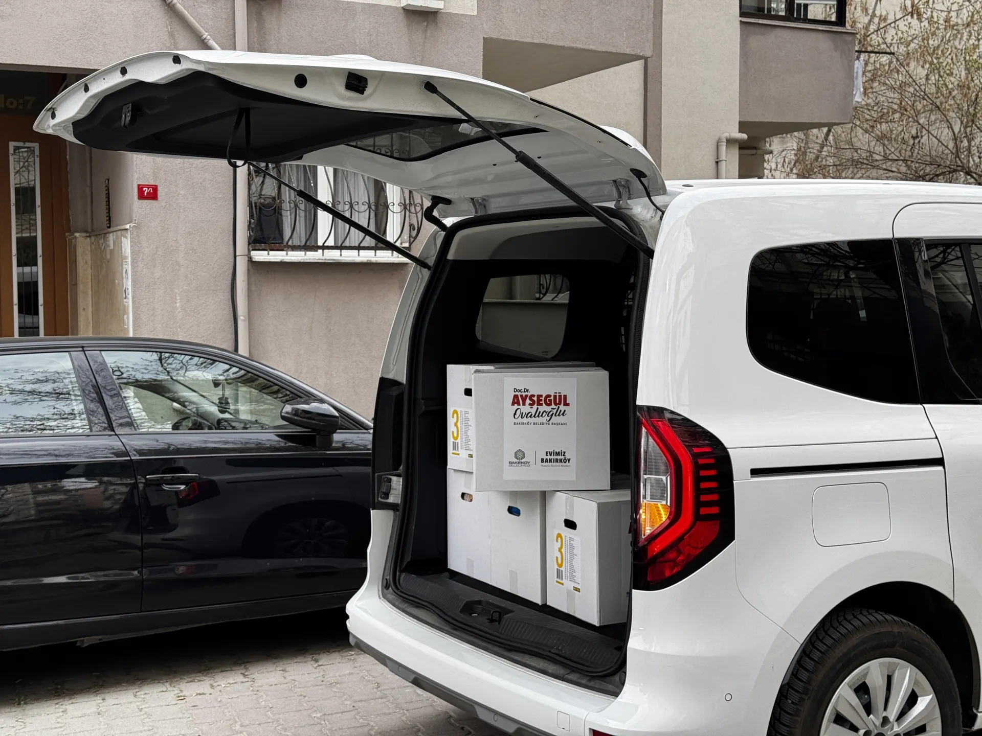 BAKIRKÖY BELEDİYESİ SOSYAL HİZMETLERLE DAYANIŞMAYI BÜYÜTTÜ