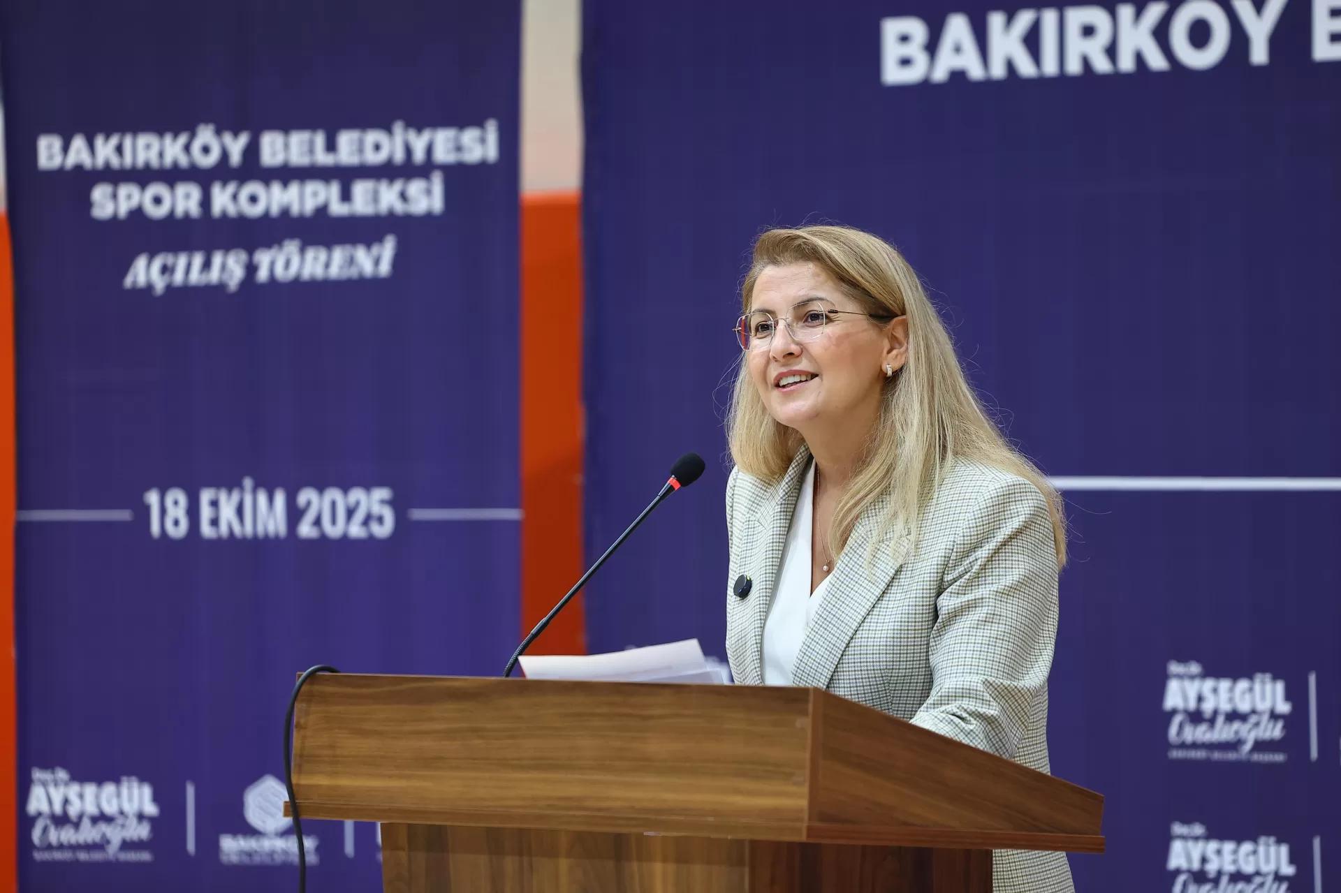 BAKIRKÖY BELEDİYESİ SPOR KOMPLEKSİ YEPYENİ HALİYLE HİZMETE AÇILDI