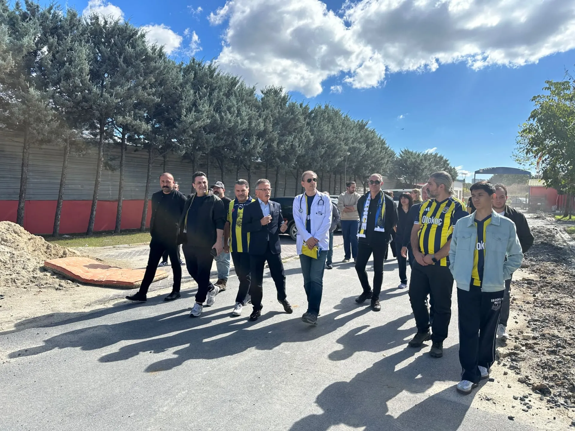 FENERBAHÇELİ VETERİNER HEKİMLER DERNEĞİ’NDEN BAKIRKÖY BELEDİYESİ’NE 1 TON MAMA DESTEĞİ