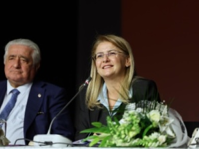 BAŞKAN OVALIOĞLU: GÖREV BAŞA DÜŞTÜYSE AYŞEGÜL BURADA!