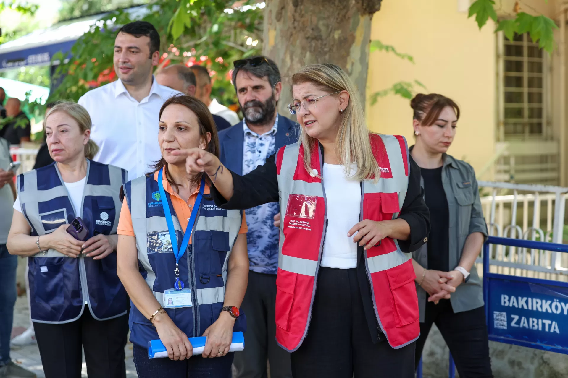 ŞENLİKKÖY'ÜN SOKAKLARI YENİLENİYOR