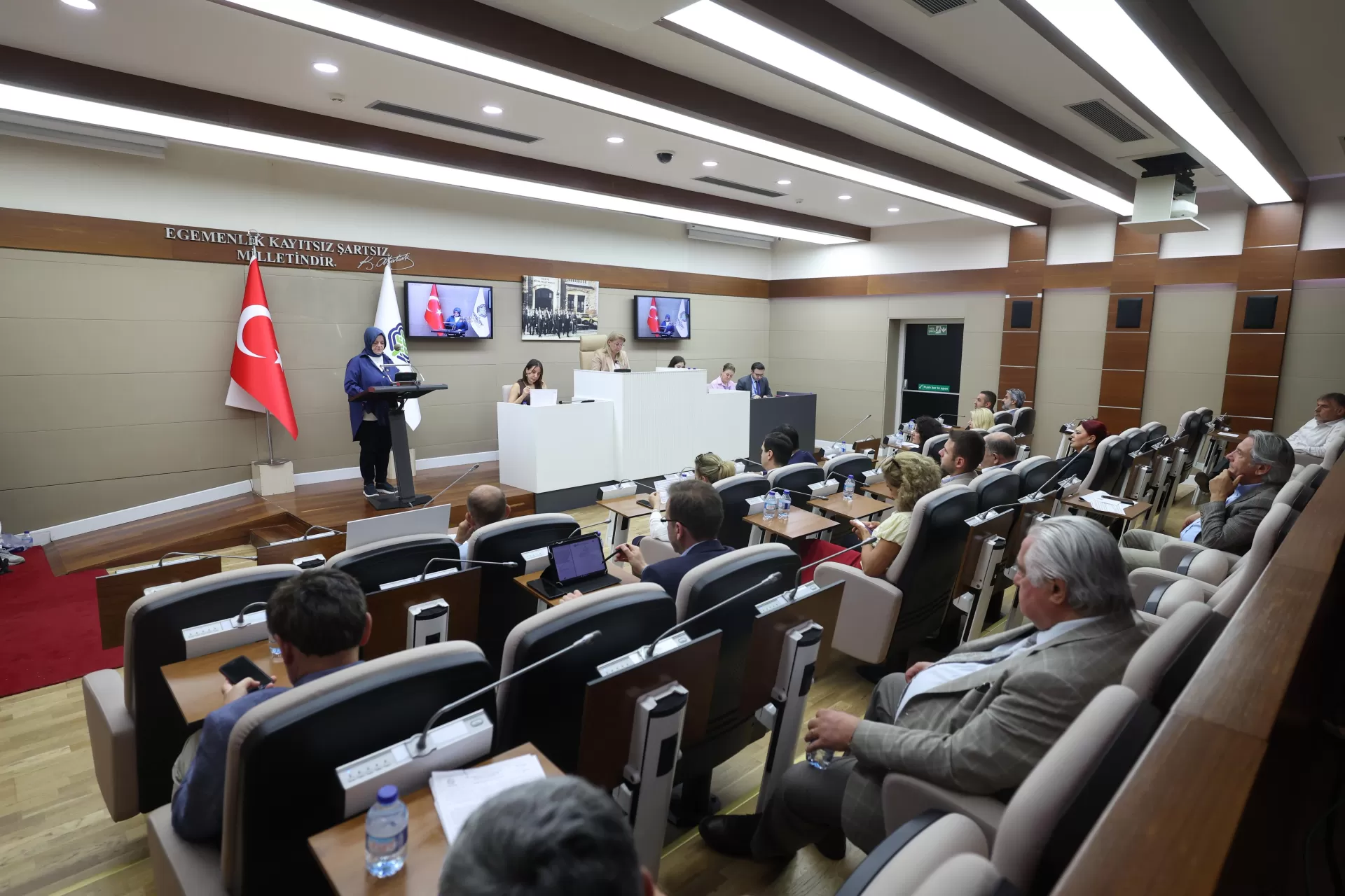 BAŞKAN OVALIOĞLU: "MİLLETİN EMANETİNE SAHİP ÇIKIYORUZ"