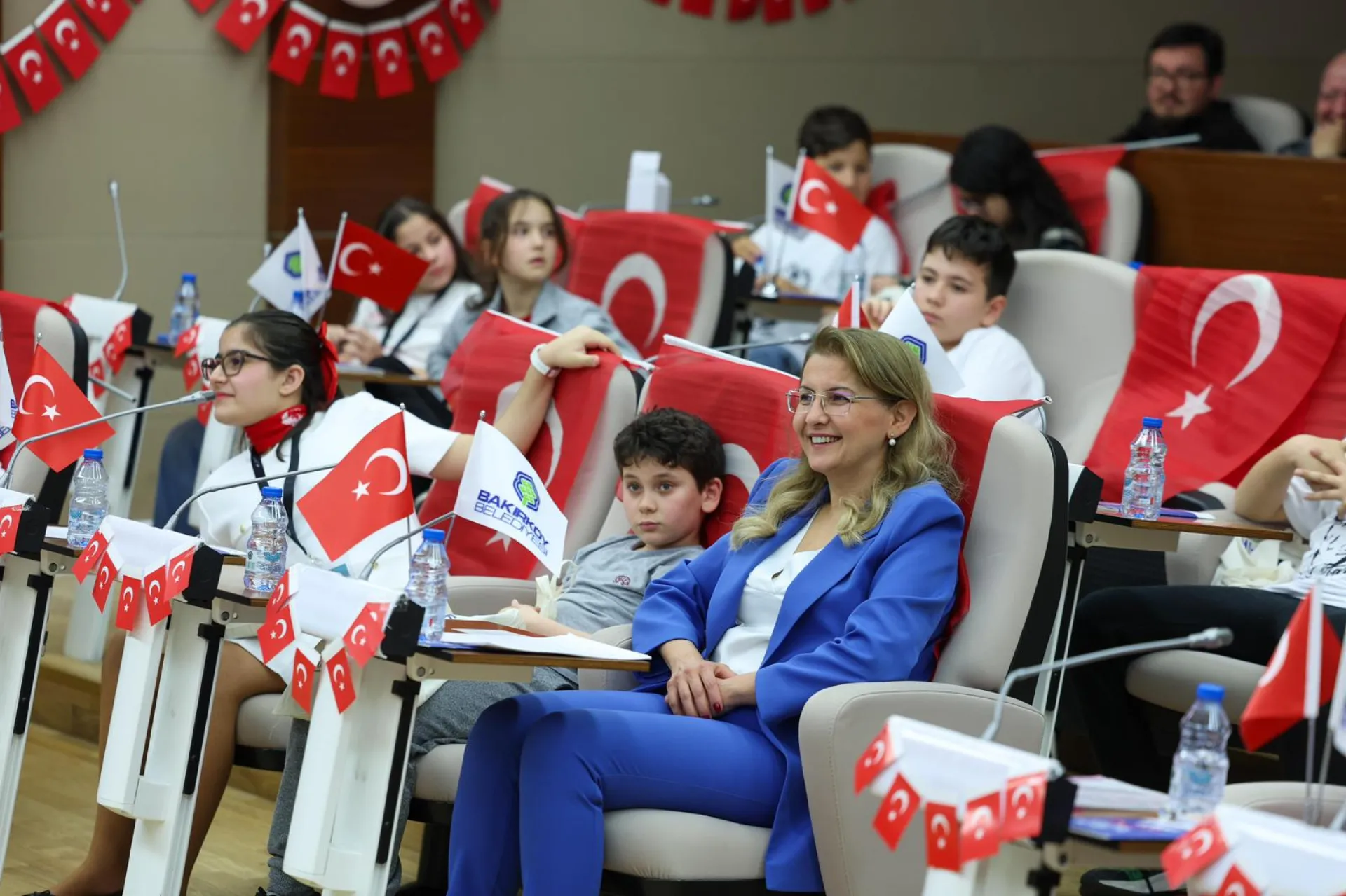 BAKIRKÖY BELEDİYESİ ÇOCUK MECLİSİ’NDEN 23 NİSAN ÖZEL OTURUMU