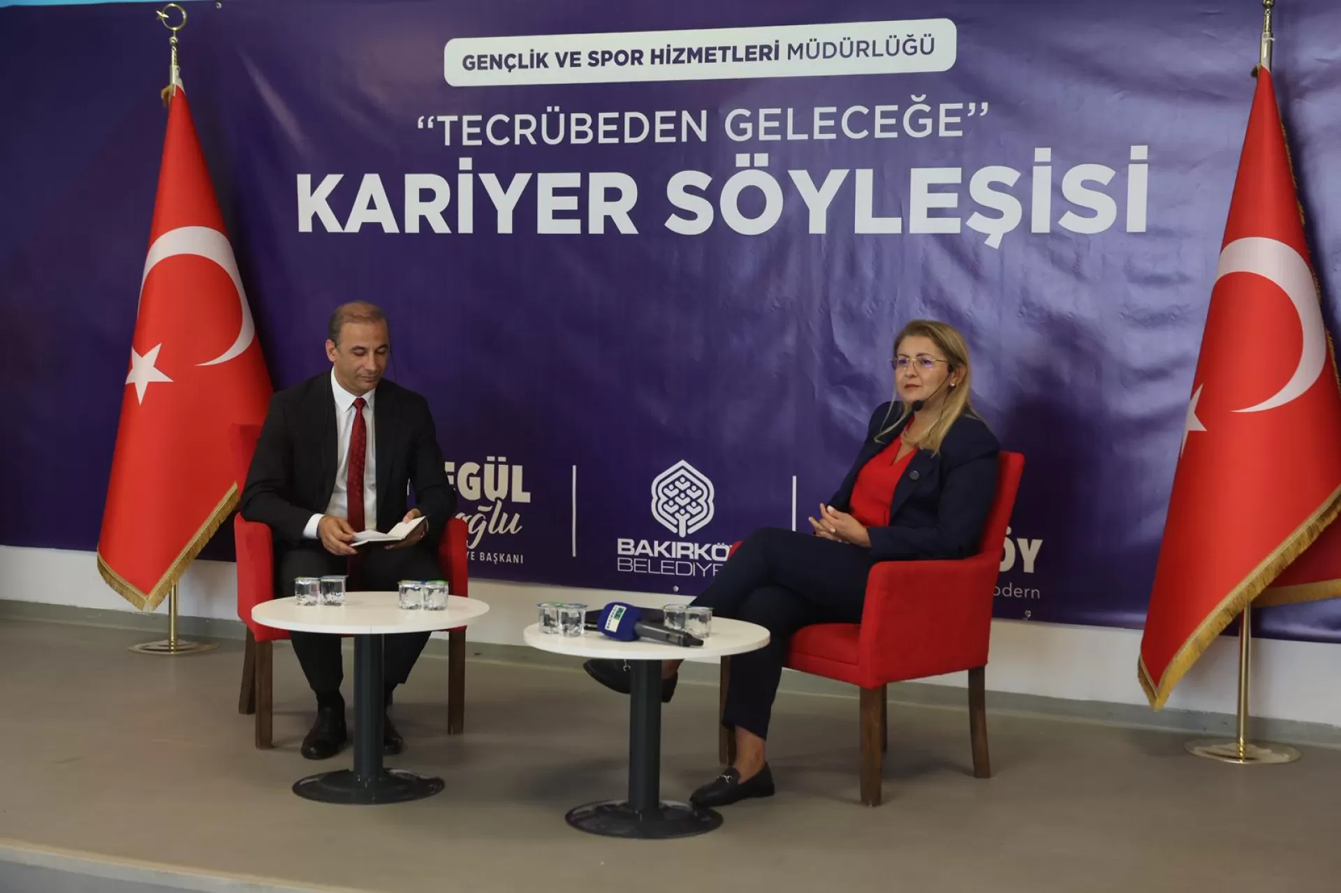 BAŞKAN OVALIOĞLU GENÇLERLE KARİYER SÖYLEŞİSİNDE BULUŞTU
