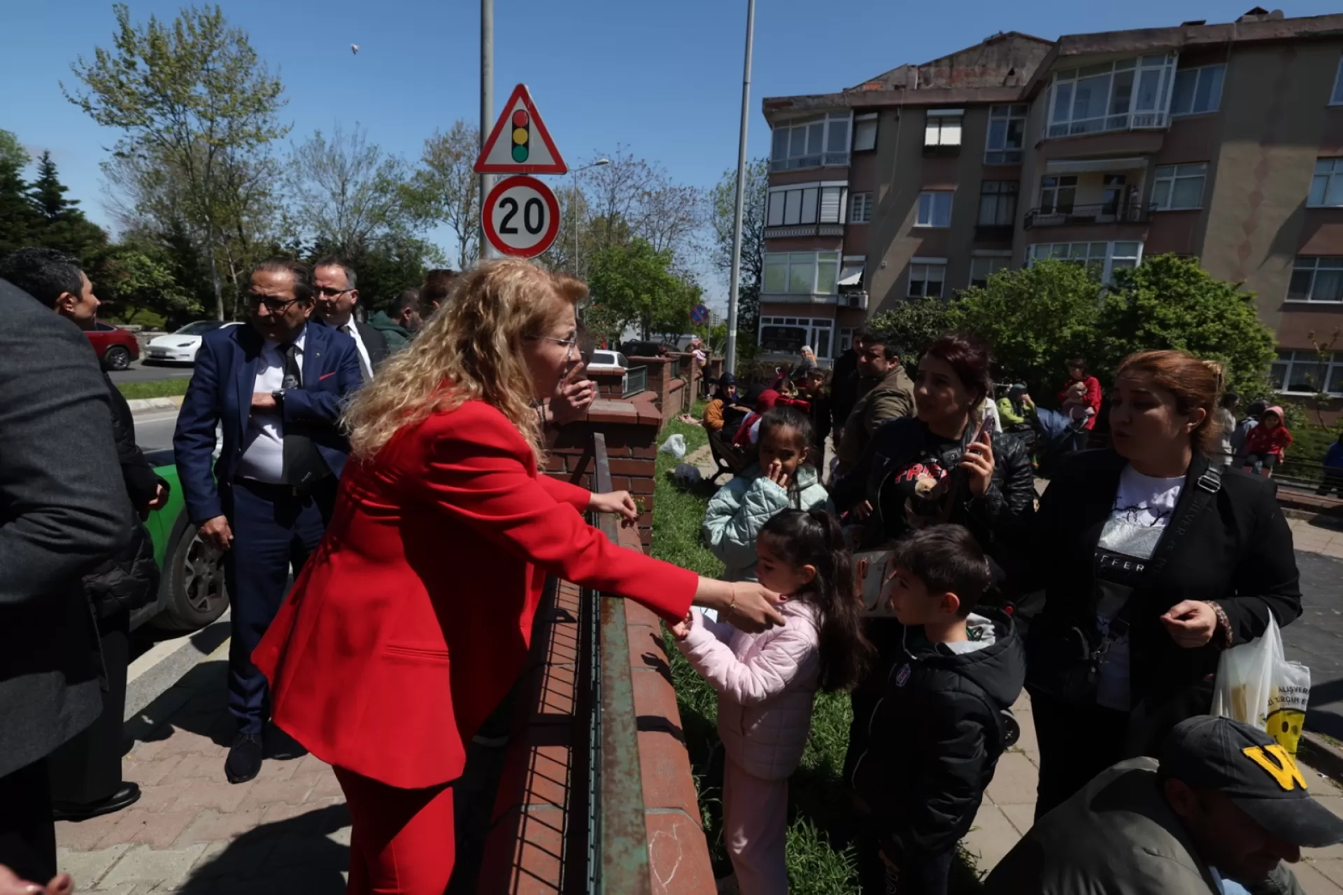 BAKIRKÖY BELEDİYESİ DEPREME KARŞI TÜM BİRİMLERİYLE SAHADAYDI