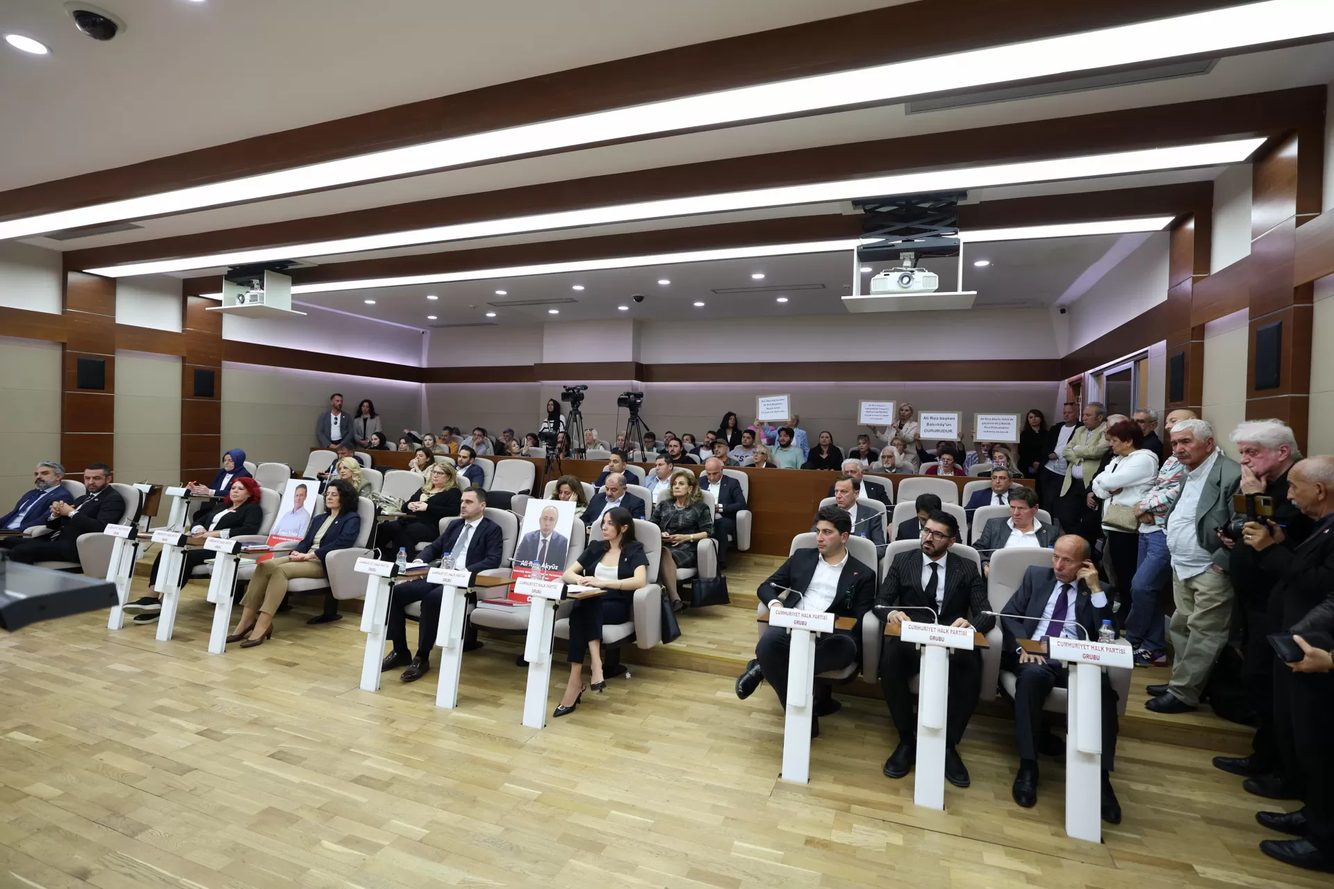 BAŞKAN OVALIOĞLU: GÖLGE DEĞİL, GÜNEŞ OLACAĞIZ