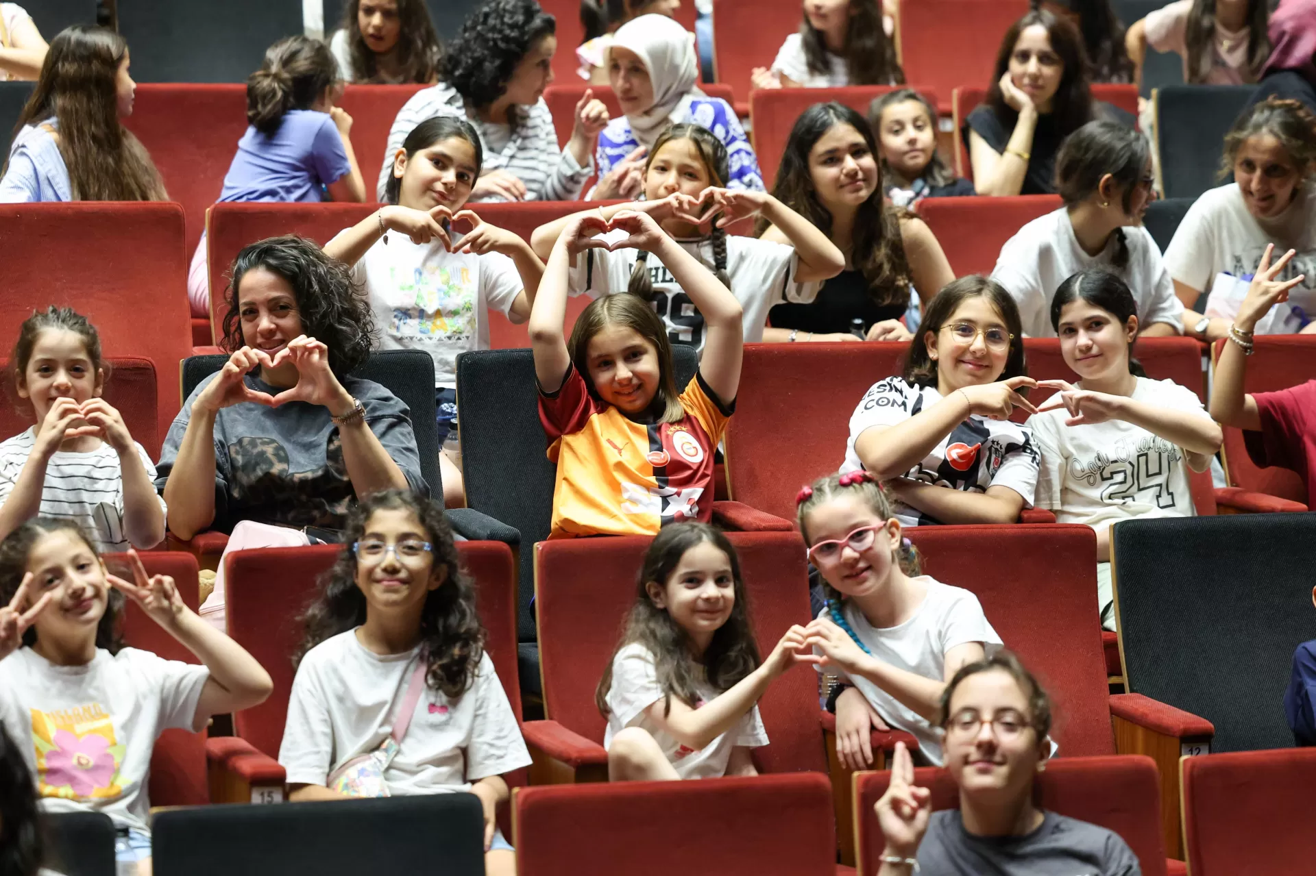 BAKIRKÖY'DE KARNE SEVİNCİ