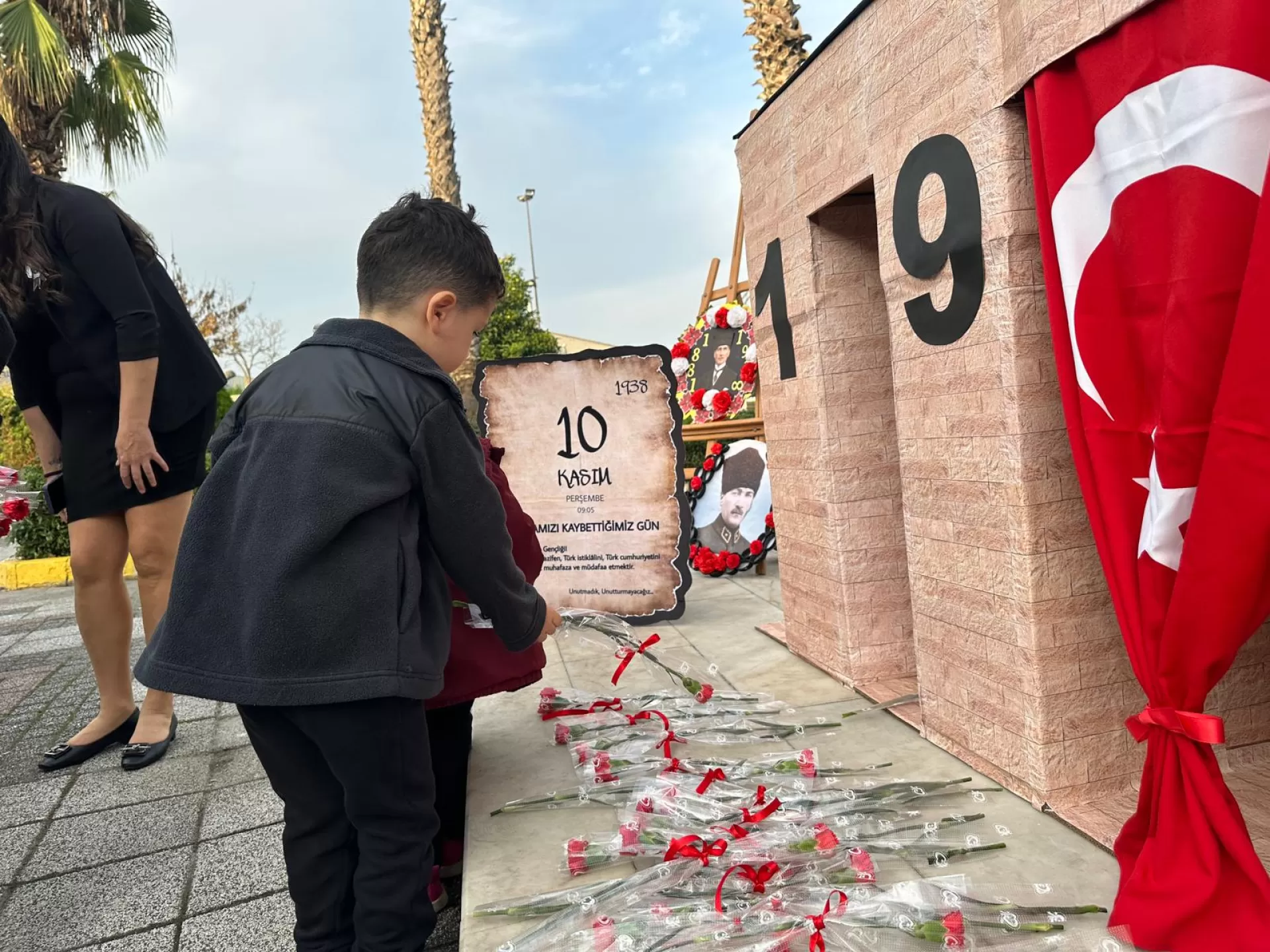 BAKIRKÖY 10 KASIM’DA ATASINI ANDI