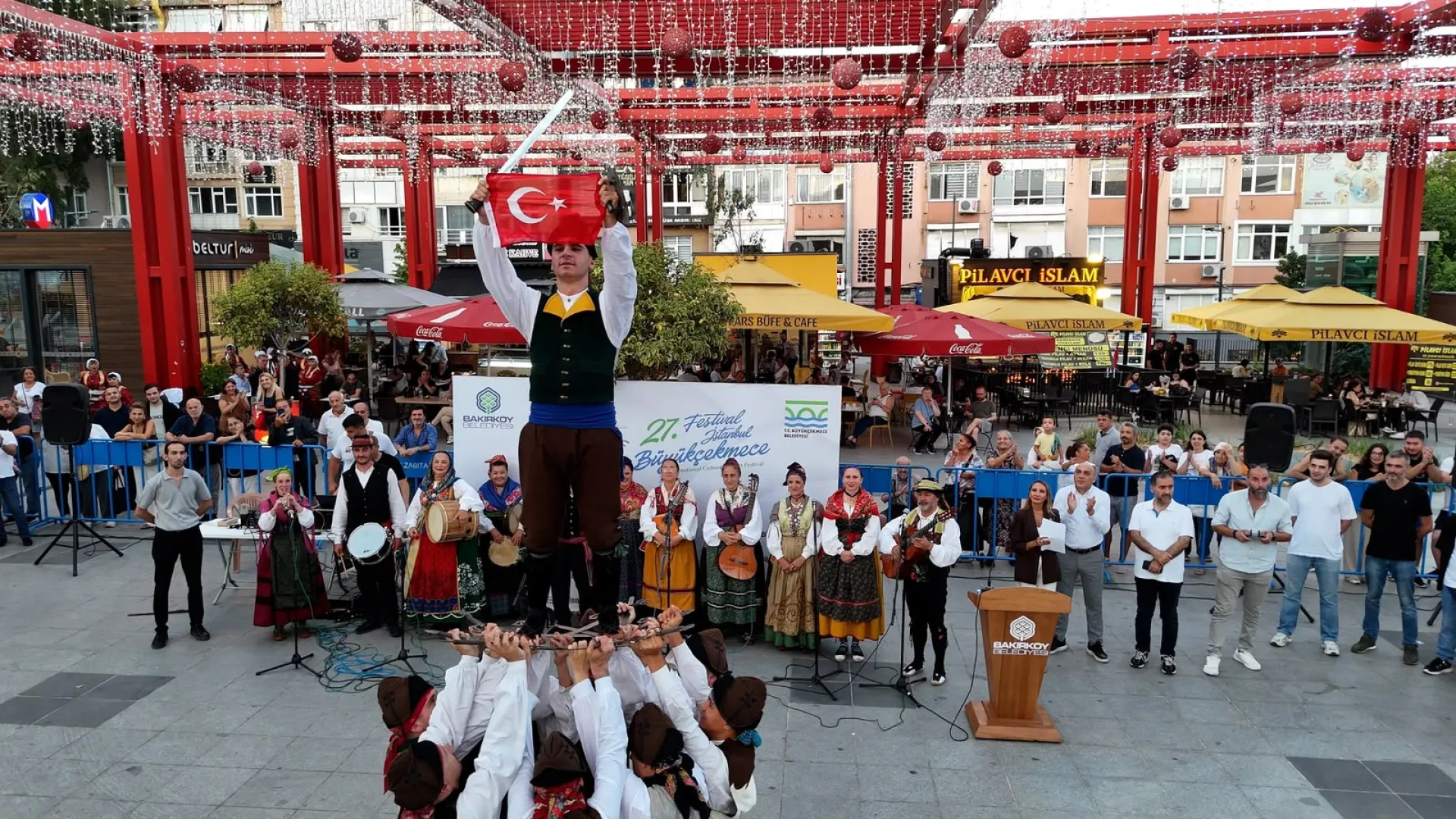 DÜNYA KÜLTÜRLERİ BAKIRKÖY’DE BULUŞTU