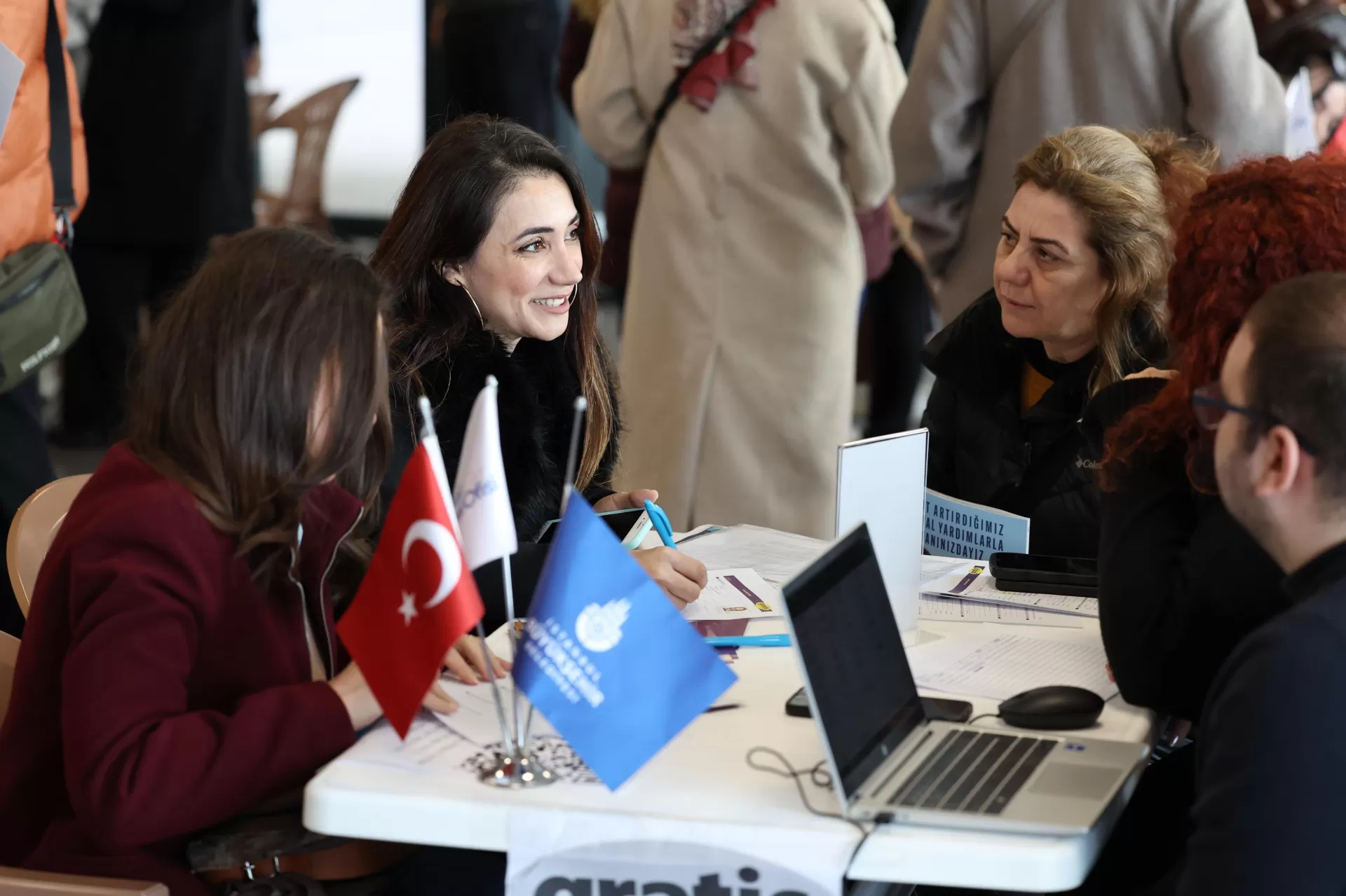 BAKIRKÖY’DE KADINLAR GÜNÜ’NE ÖZEL "İŞ FIRSATLARI BULUŞMASI" GERÇEKLEŞTİ