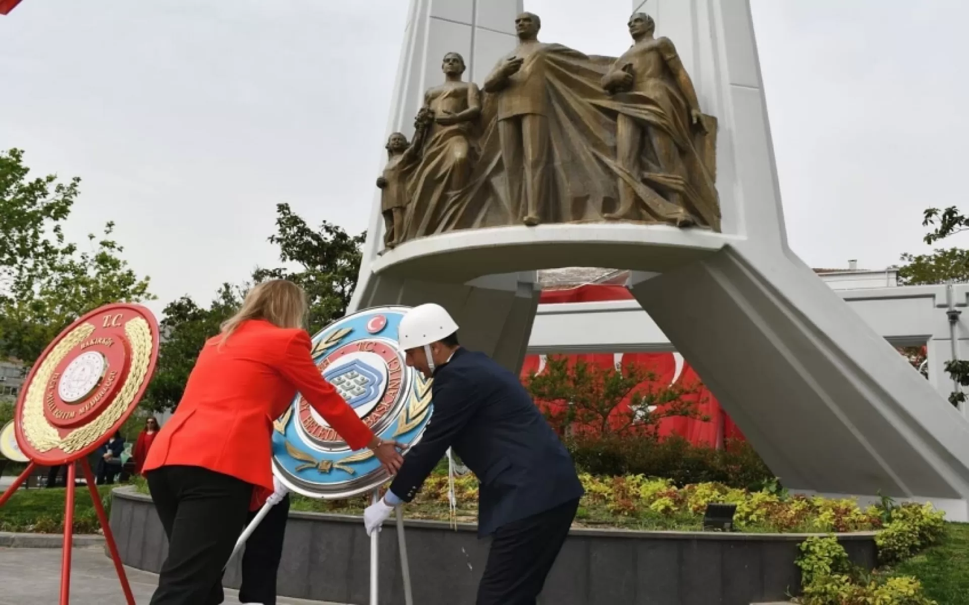 BAYRAM KUTLAMALARI BAKIRKÖY'DE COŞKUYLA BAŞLADI.
