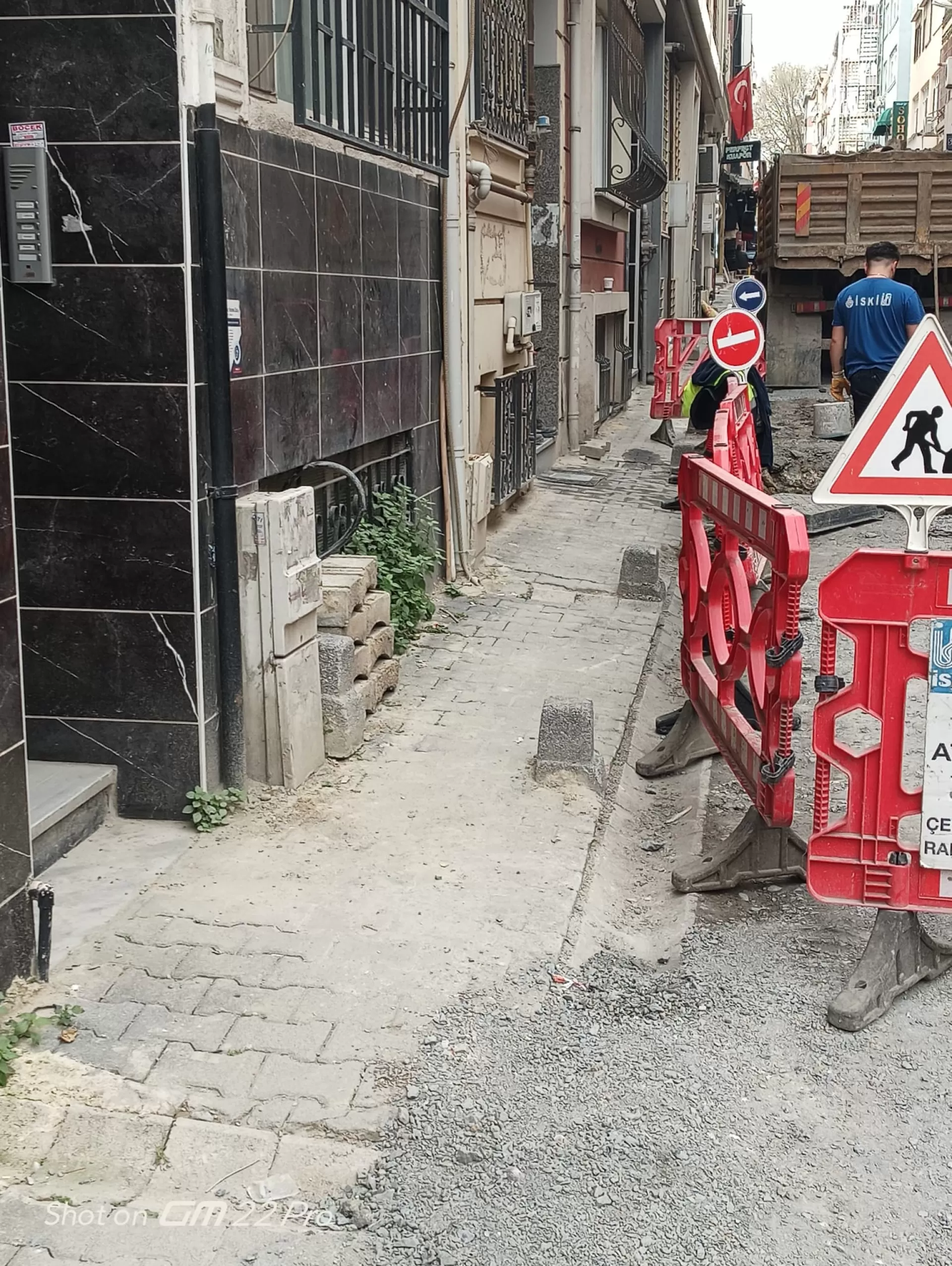 BAKIRKÖY’DE KRONİKLEŞMİŞ ALTYAPI SORUNU ÇÖZÜLDÜ!