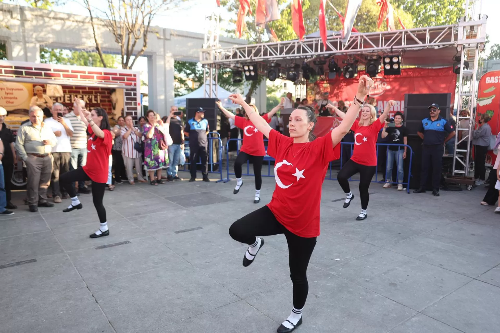 LEZZET ŞÖLENİ GASTRO BAKIRKÖY BAŞLADI