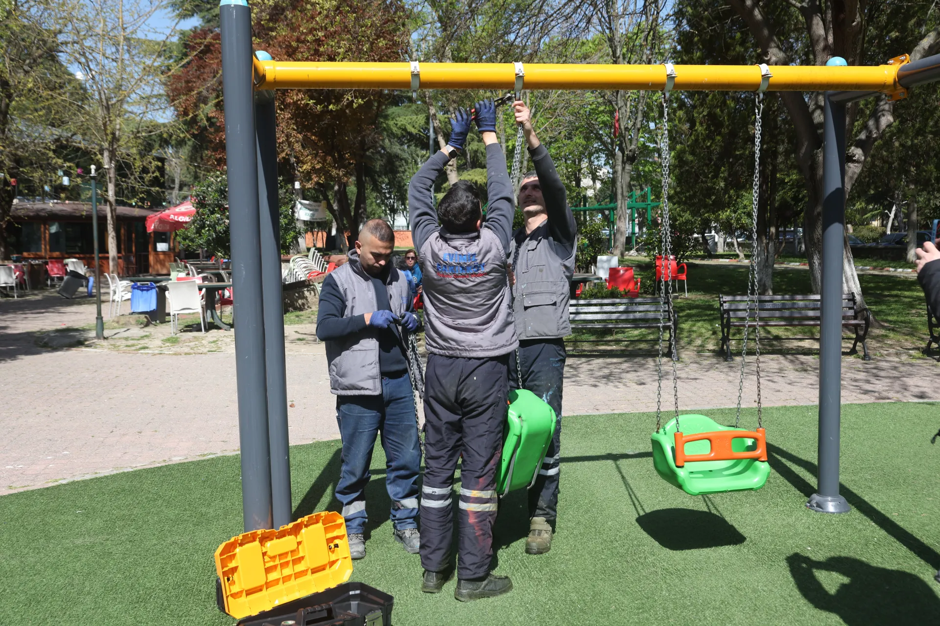 BAKIRKÖY BELEDİYESİ’NDEN YEŞİL ALANLARDA BÜYÜK DÖNÜŞÜM