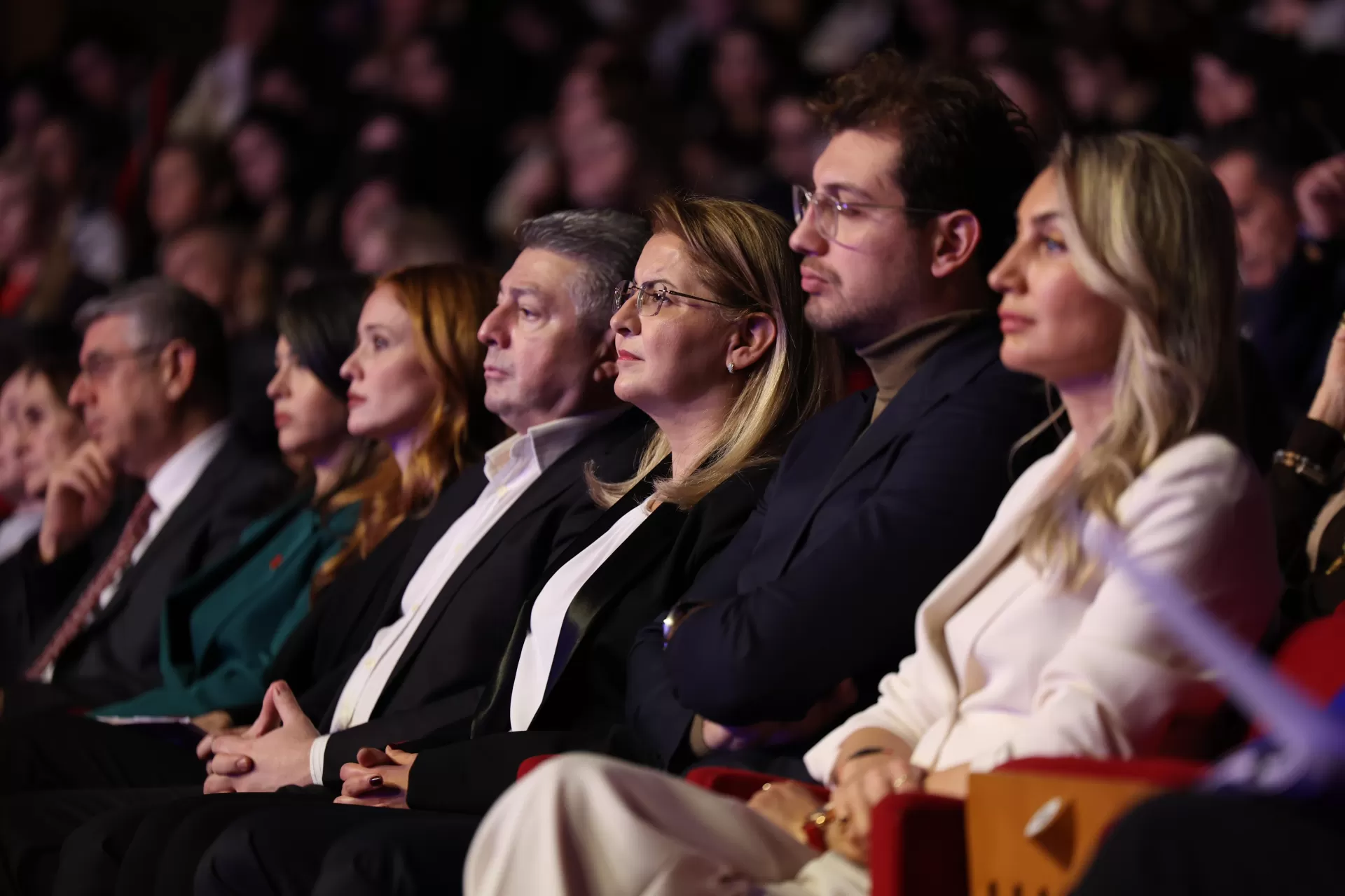 BAŞKAN OVALIOĞLU: KADININ GÜVENDE VE EŞİT OLDUĞU BİR DÜNYA KURMAYA KARARLIYIZ