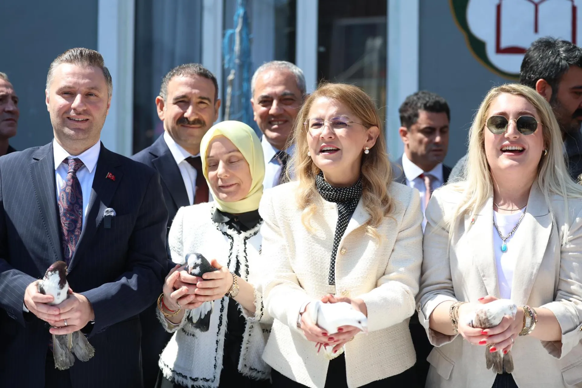 BAŞKAN OVALIOĞLU VATANDAŞLARIN PASKALYASINI KUTLADI