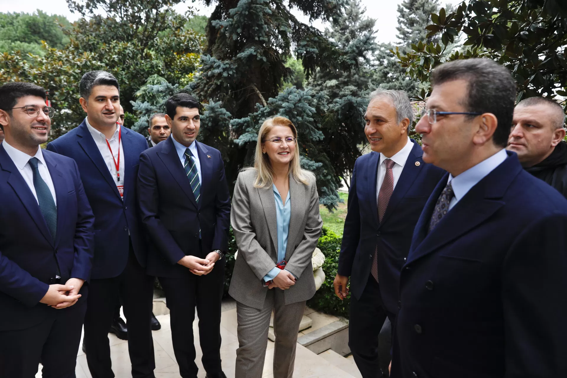 BAŞKAN OVALIOĞLU, ‘YEREL YÖNETİMLER VE EĞİTİM ÇALIŞTAYI’NA KATILDI