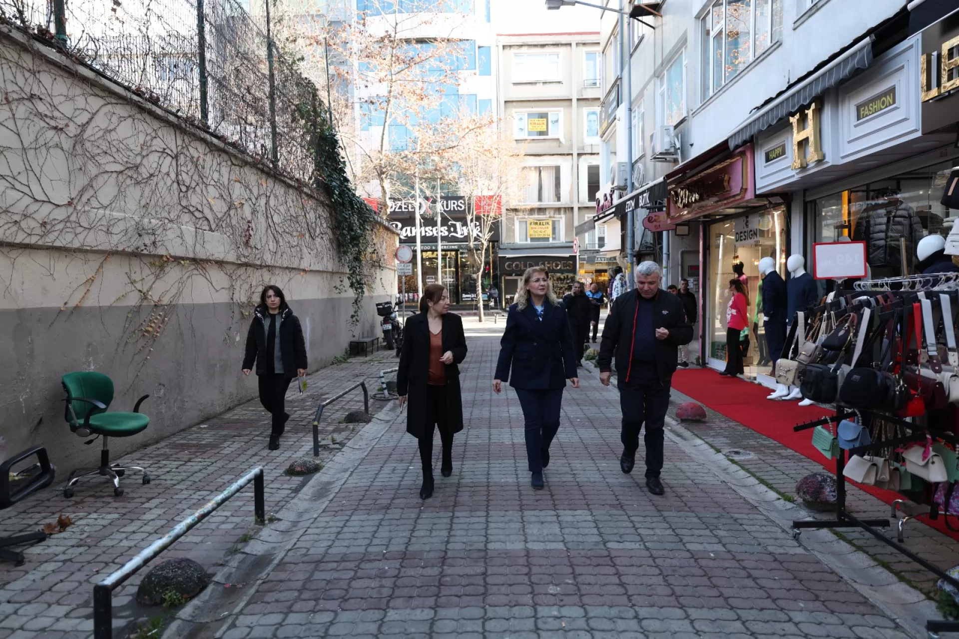 BAŞKAN OVALIOĞLU SAHADA GÖZLEMLİYOR, EKİPLER HAREKETE GEÇİYOR