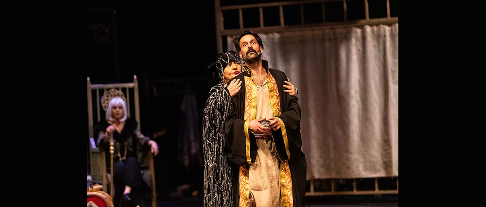 ''Eşeğin Gölgesi' Oyunu Bakırköy Belediye Tiyatroları Yeni Sezonda Gösterime Başladı