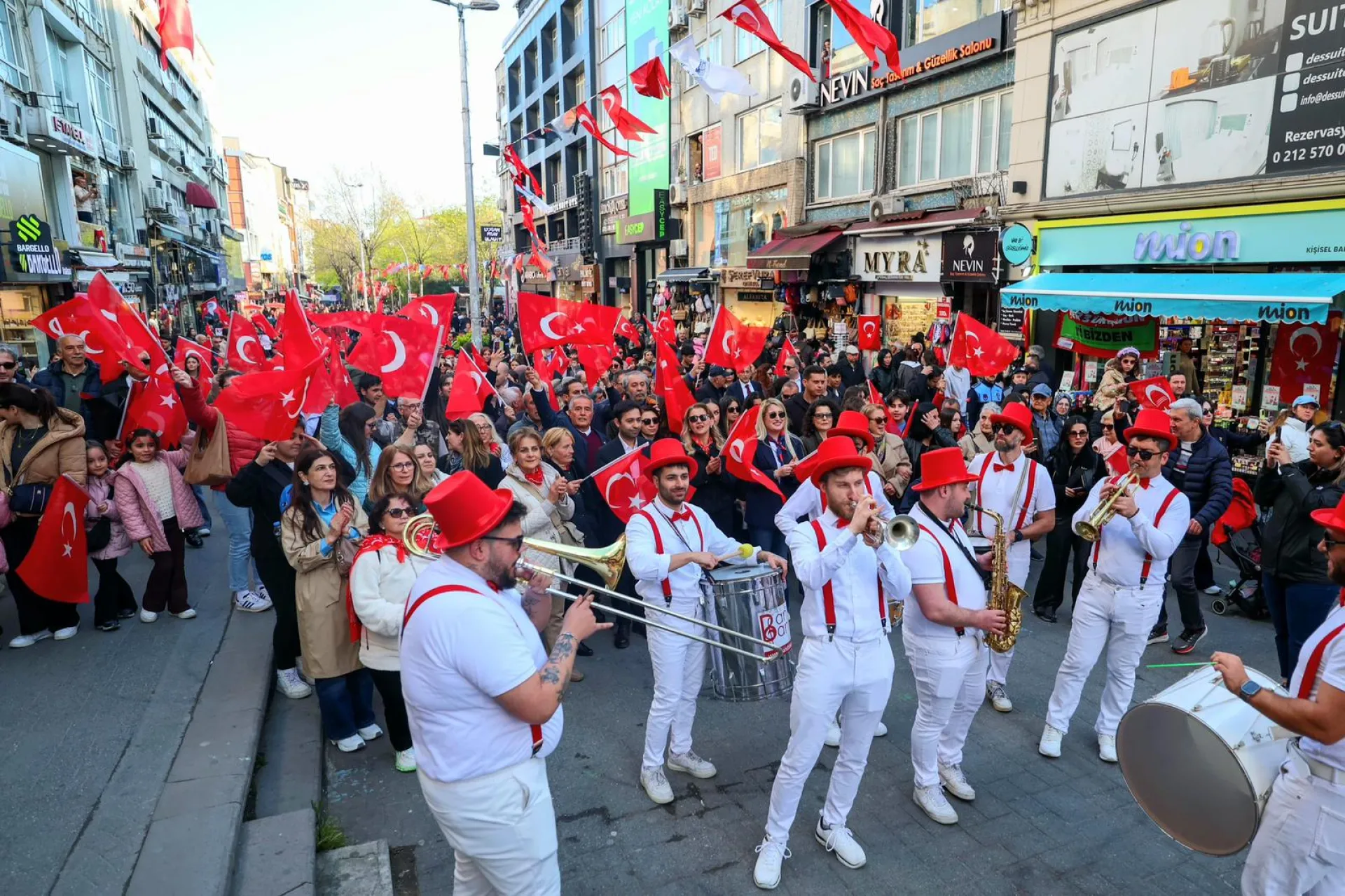 BAKIRKÖY’DE "MİLLİ EGEMENLİK YÜRÜYÜŞÜ"