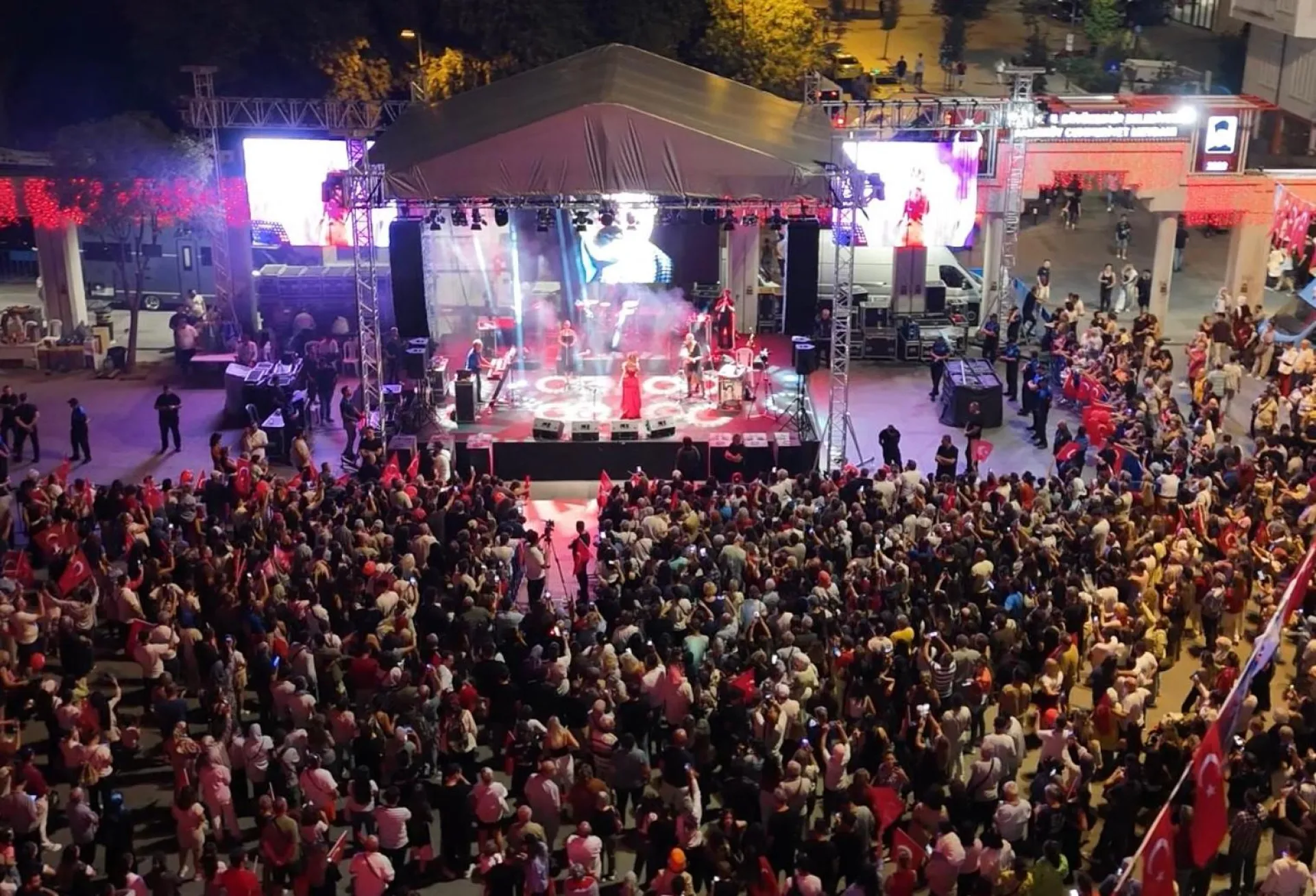 BAKIRKÖY’DE ZAFER COŞKUSU