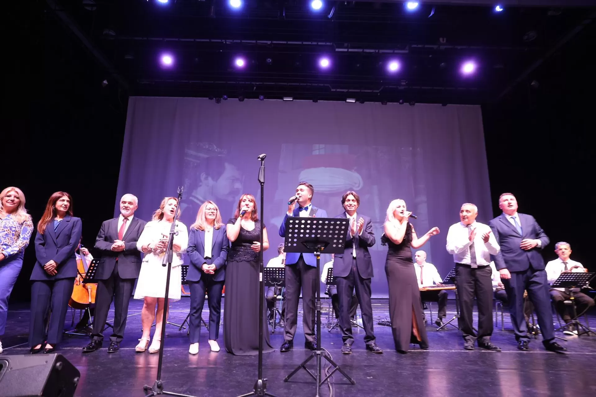 YEŞİLÇAM ŞARKILARI BAKIRKÖY’DE HAYAT BULDU