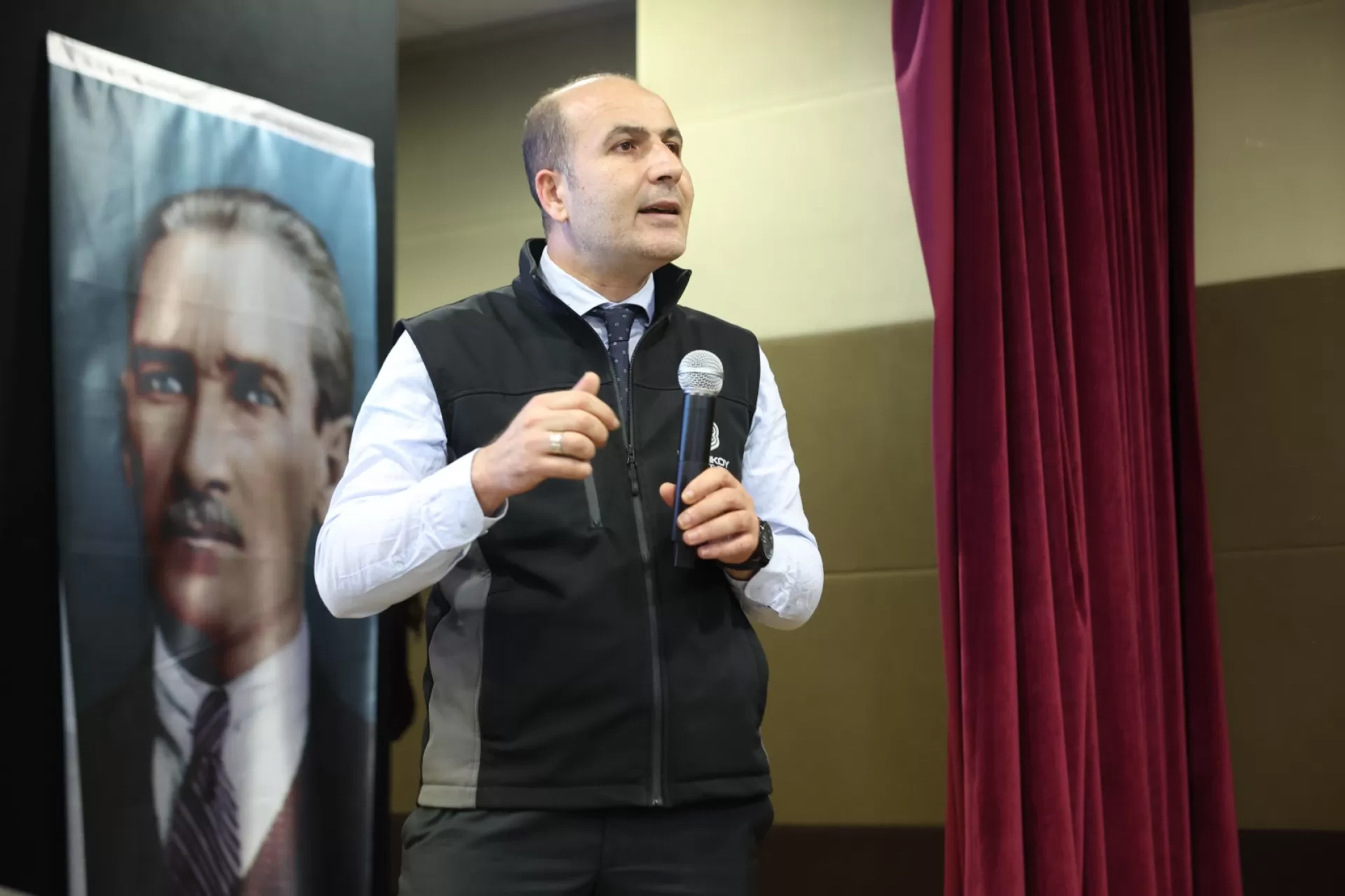 BAKIRKÖY BELEDİYESİ GENÇLERİ AFETLERE KARŞI BİLİNÇLENDİRİYOR
