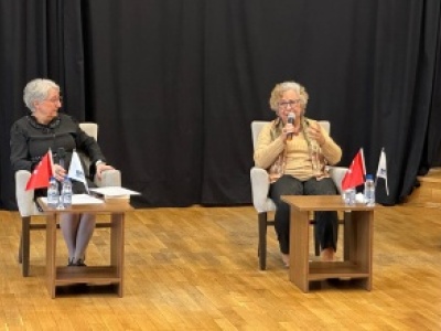 FEYZA HEPÇİLİNGİRLER “TÜRKÇE”Yİ ANLATTI