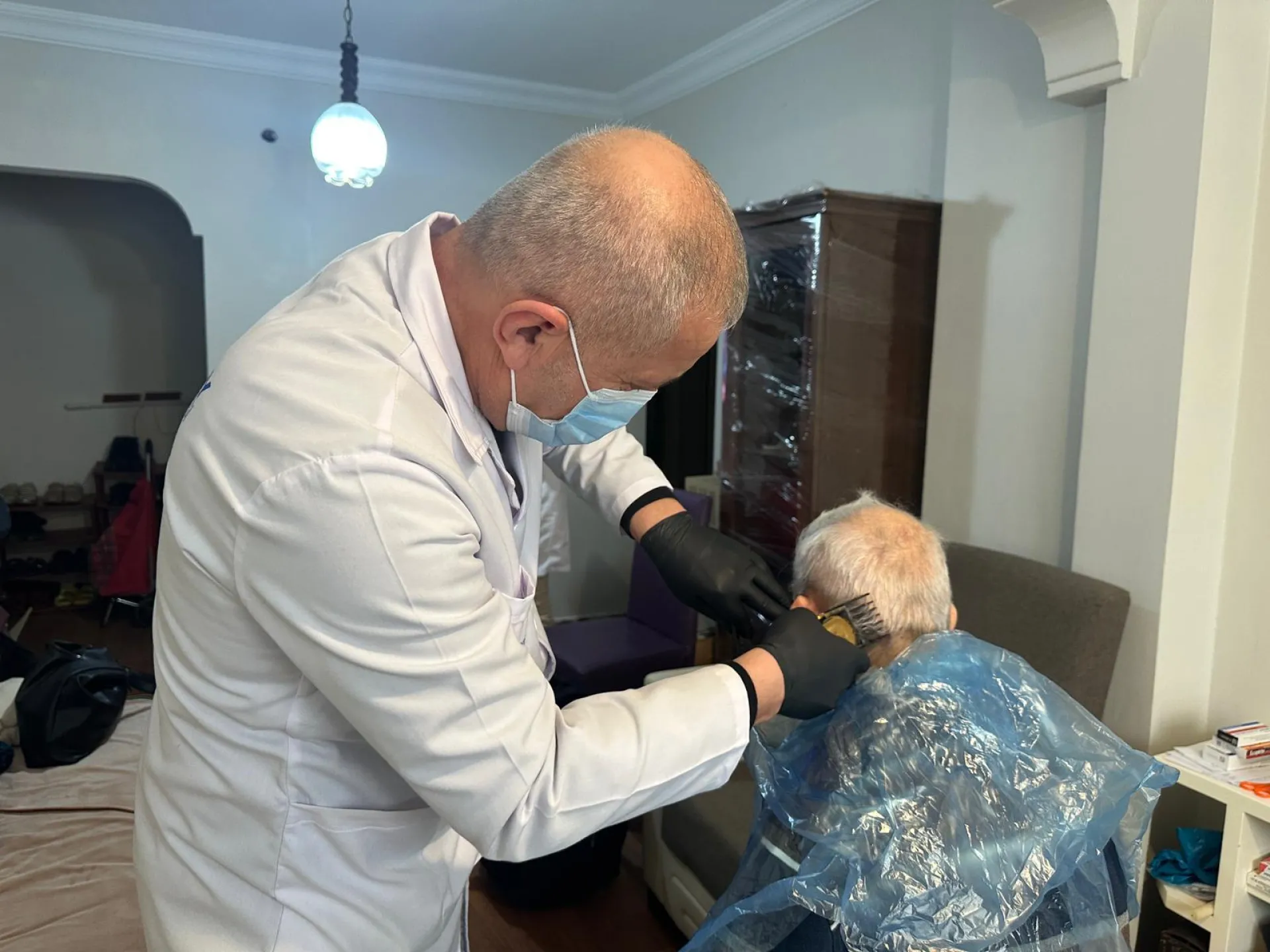 BAKIRKÖY BELEDİYESİ’NDEN BAYRAM ÖNCESİ KUAFÖRLÜK HİZMETİ