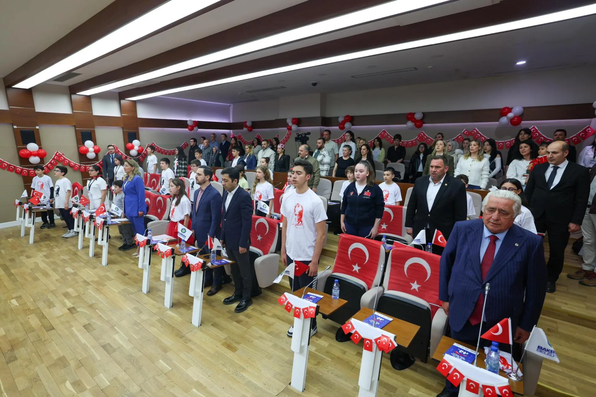 BAKIRKÖY BELEDİYESİ ÇOCUK MECLİSİ’NDEN 23 NİSAN ÖZEL OTURUMU