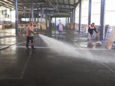 BAKIRKÖYLÜ VATANDAŞLAR TERTEMİZ ALANLARDA ALIŞVERİŞ YAPIYOR