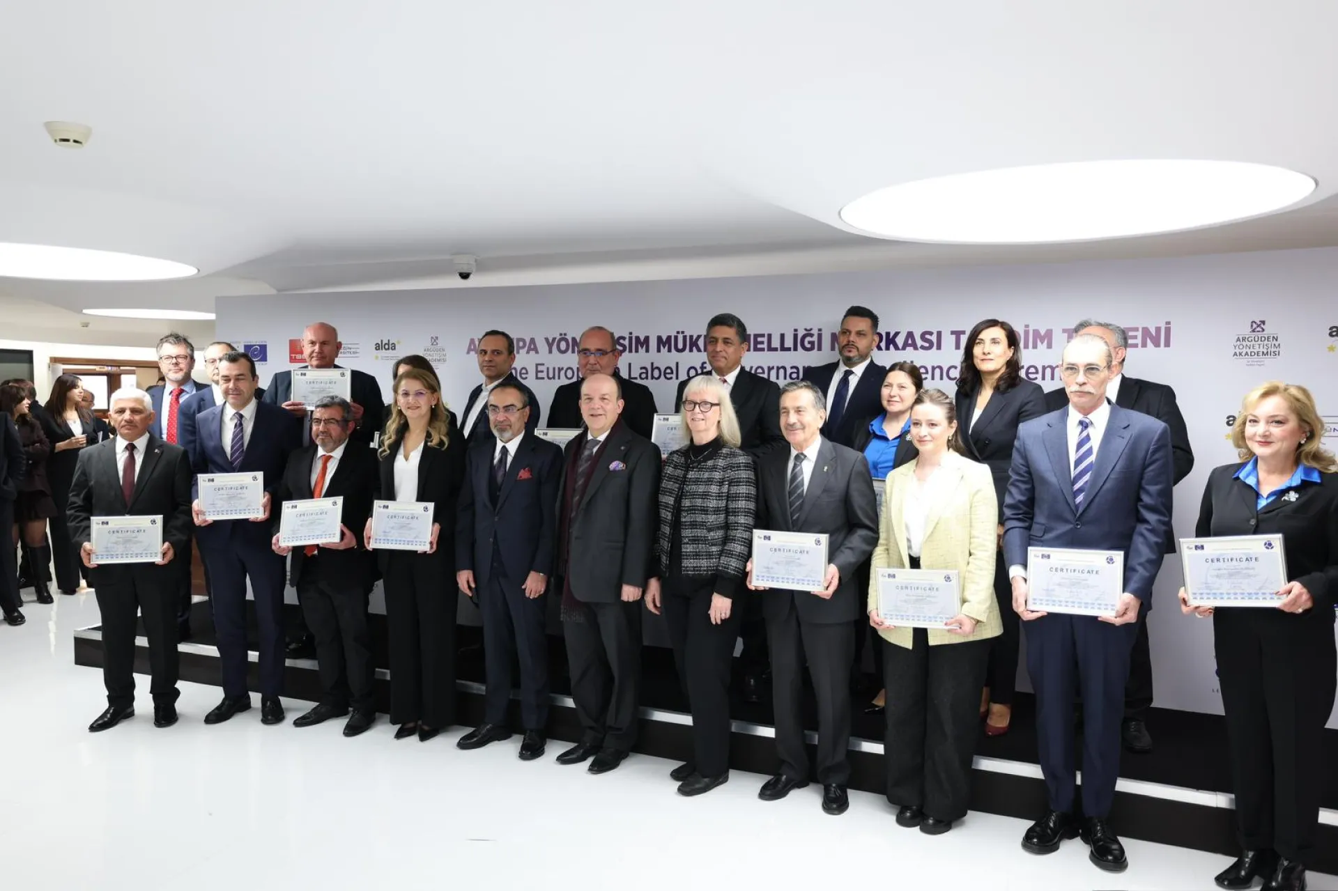 BAKIRKÖY BELEDİYESİ’NE AVRUPA YÖNETİŞİM MÜKEMMELLİĞİ MARKASI ÖDÜLÜ