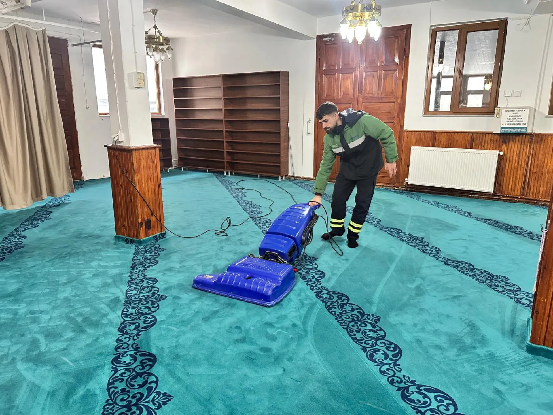 BAKIRKÖY’DE BAYRAM ÖNCESİ TEMİZLİK SEFERBERLİĞİ