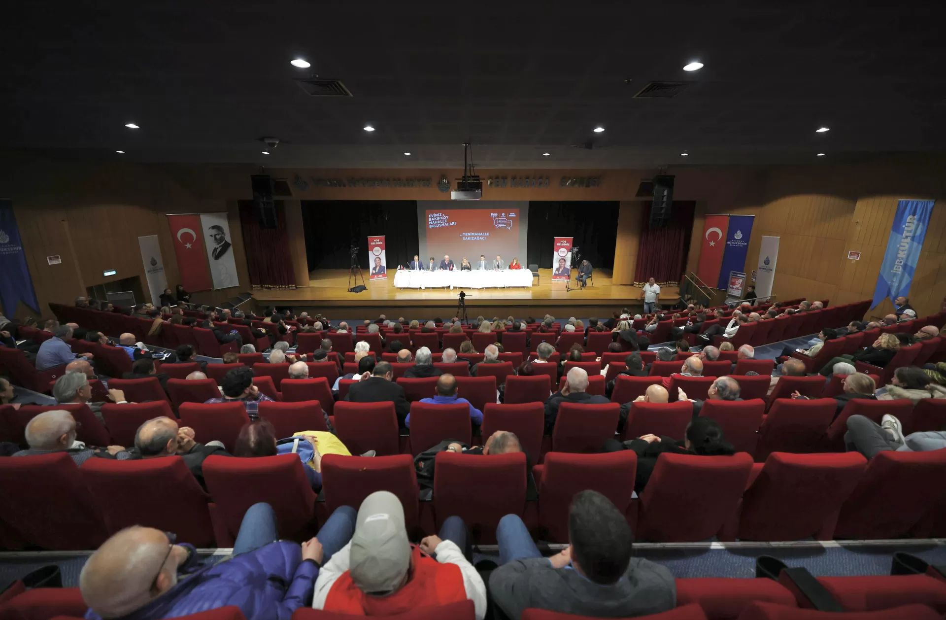 BAŞKAN OVALIOĞLU MAHALLELİLERİN SORUNLARINI DİNLEMEYE DEVAM EDİYOR
