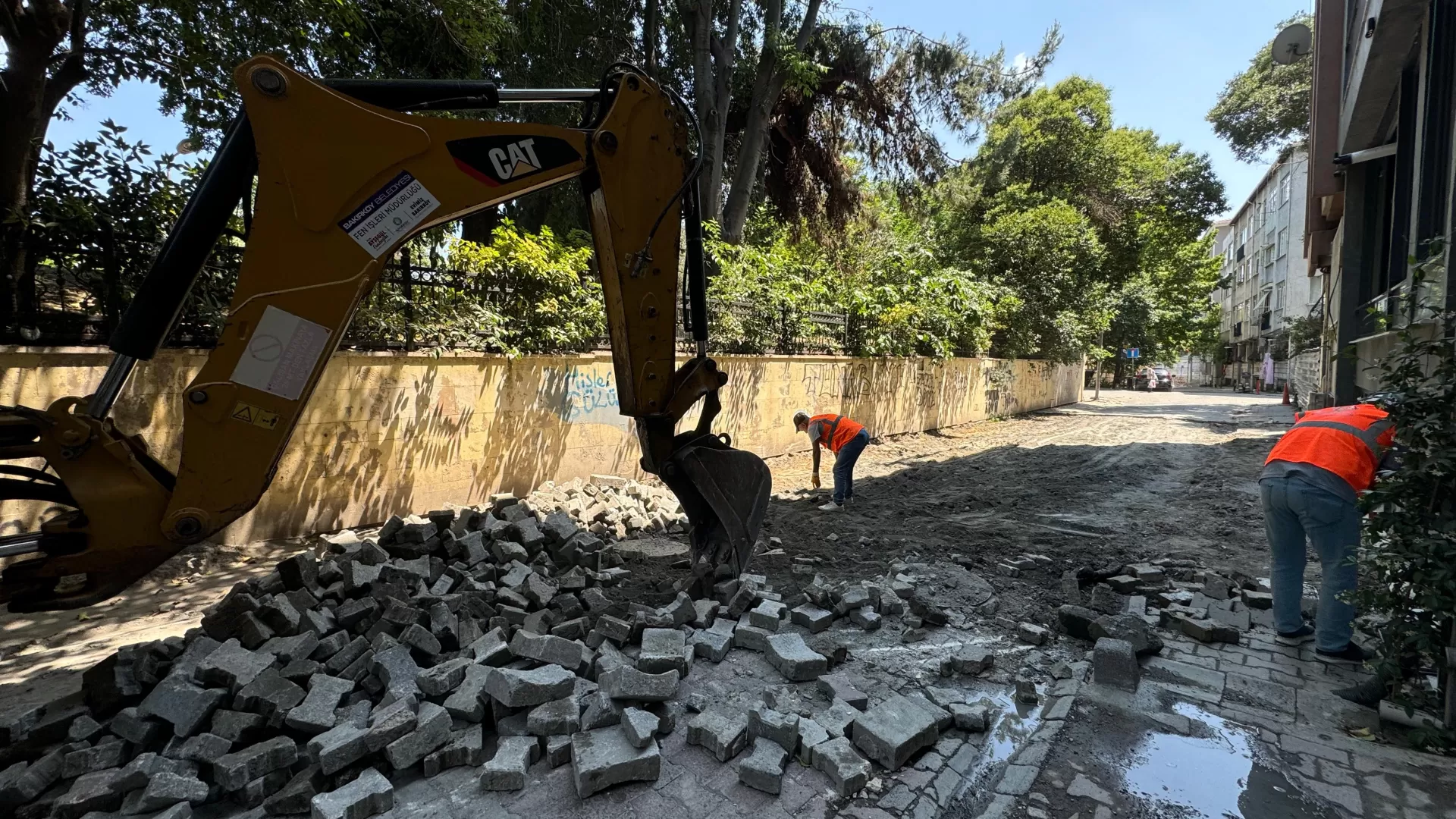 KARTALTEPE CADDESİ YENİLENİYOR